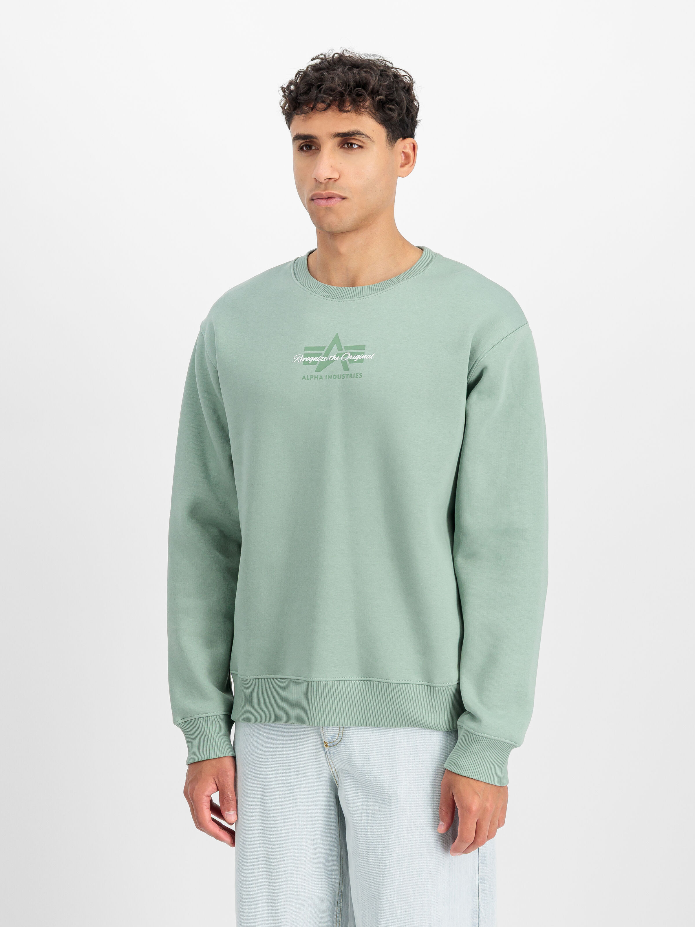 Foam Mid Logo Sweatshirt frost green 266305_30_2_model_00002_196108