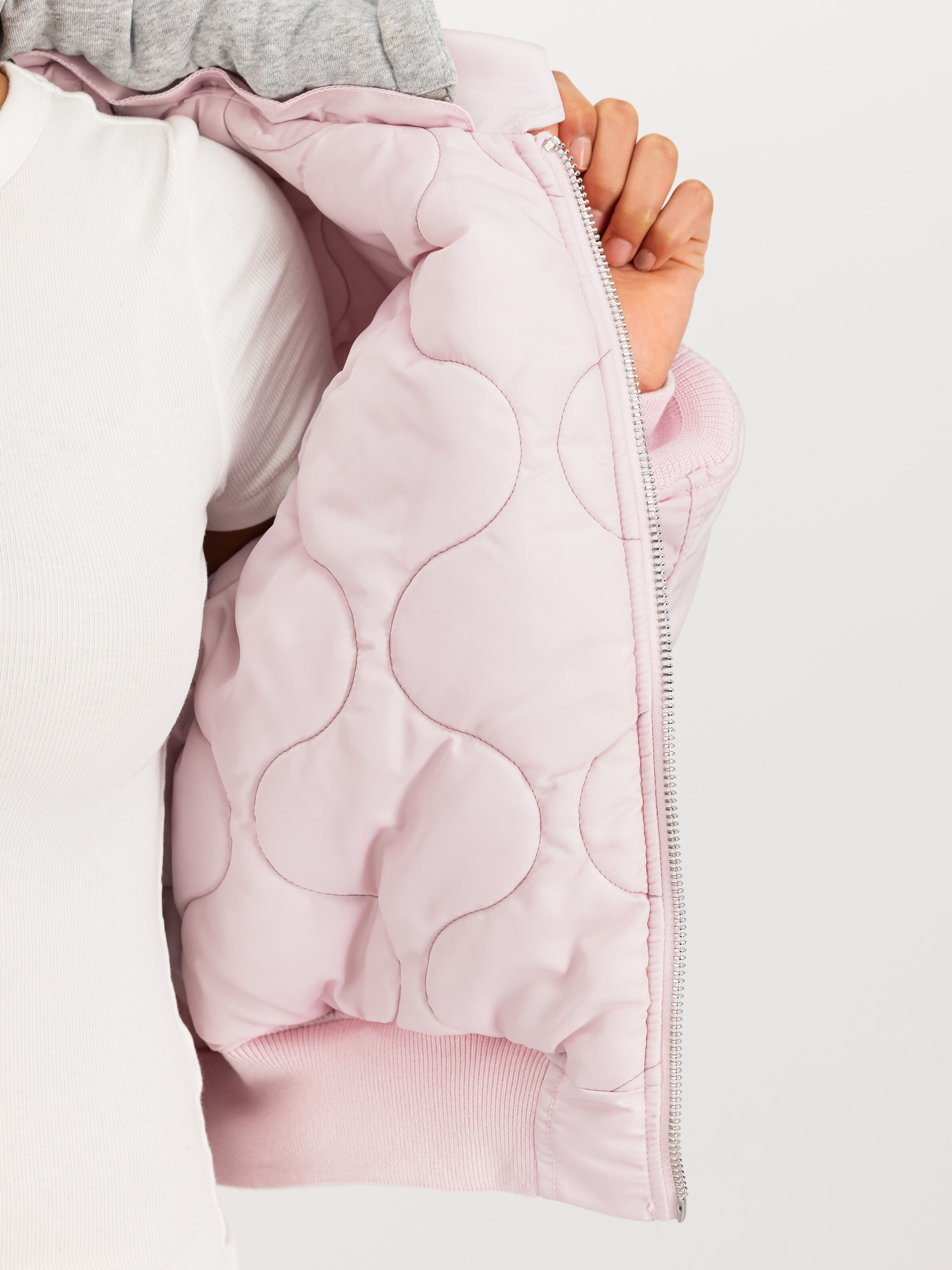 CWU-45/P Hooded Bomber Jacket Women pale lilac 268004_061_3_detail_00002_230077