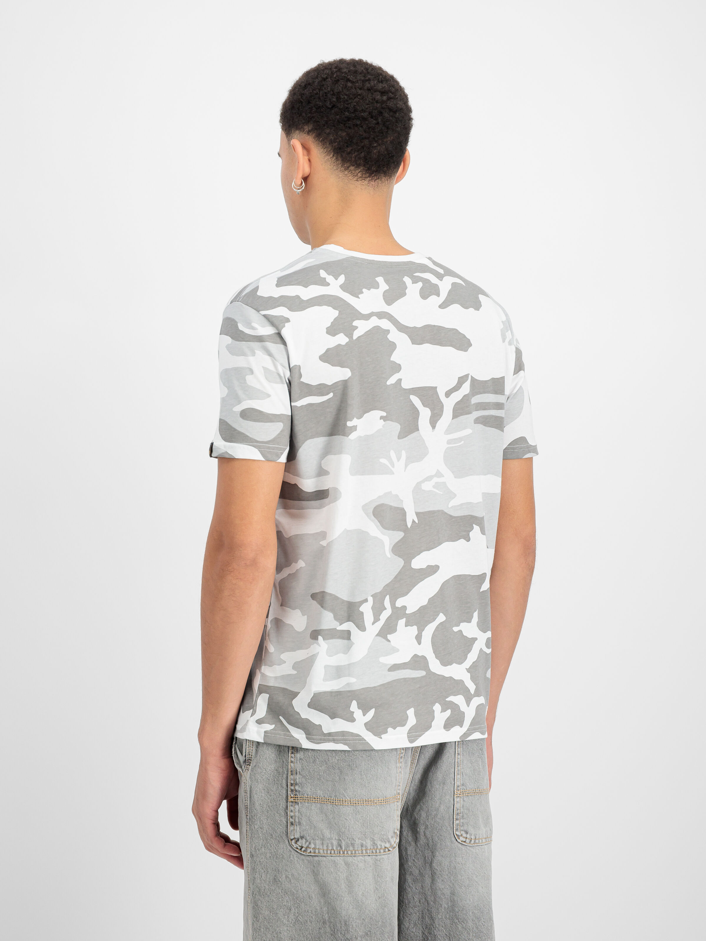 Basic Big Logo Camo T-Shirt white camo 100501C_385_2_model_00003_183395