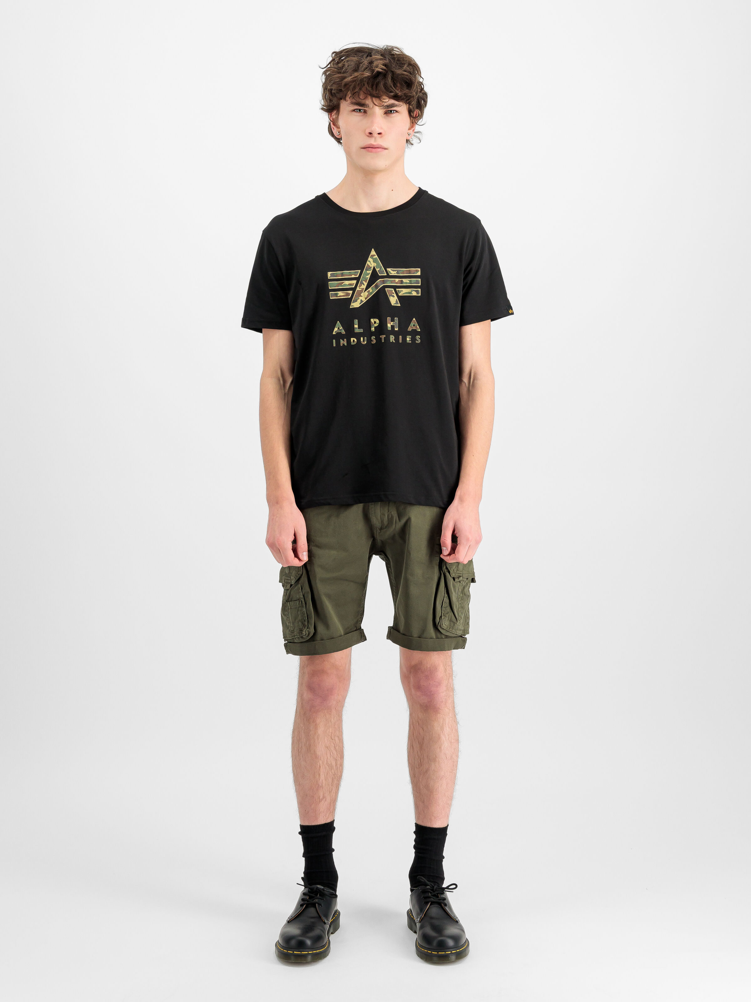 Crew Short dark olive 176203_142_2_model_00001_216202