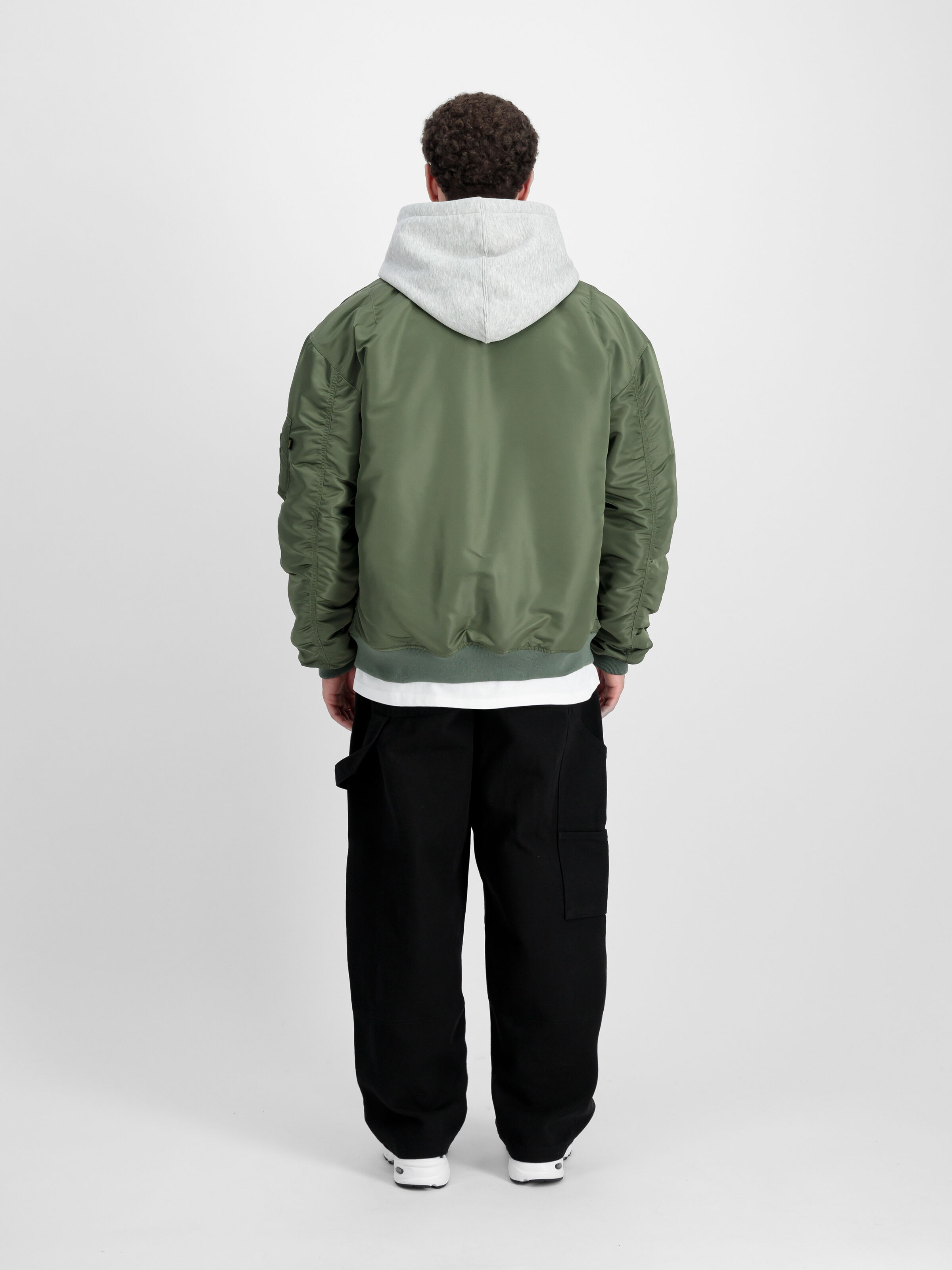 MA-1 CS Bomber Jacket sage-green 136136_01_2_model_00002_97740