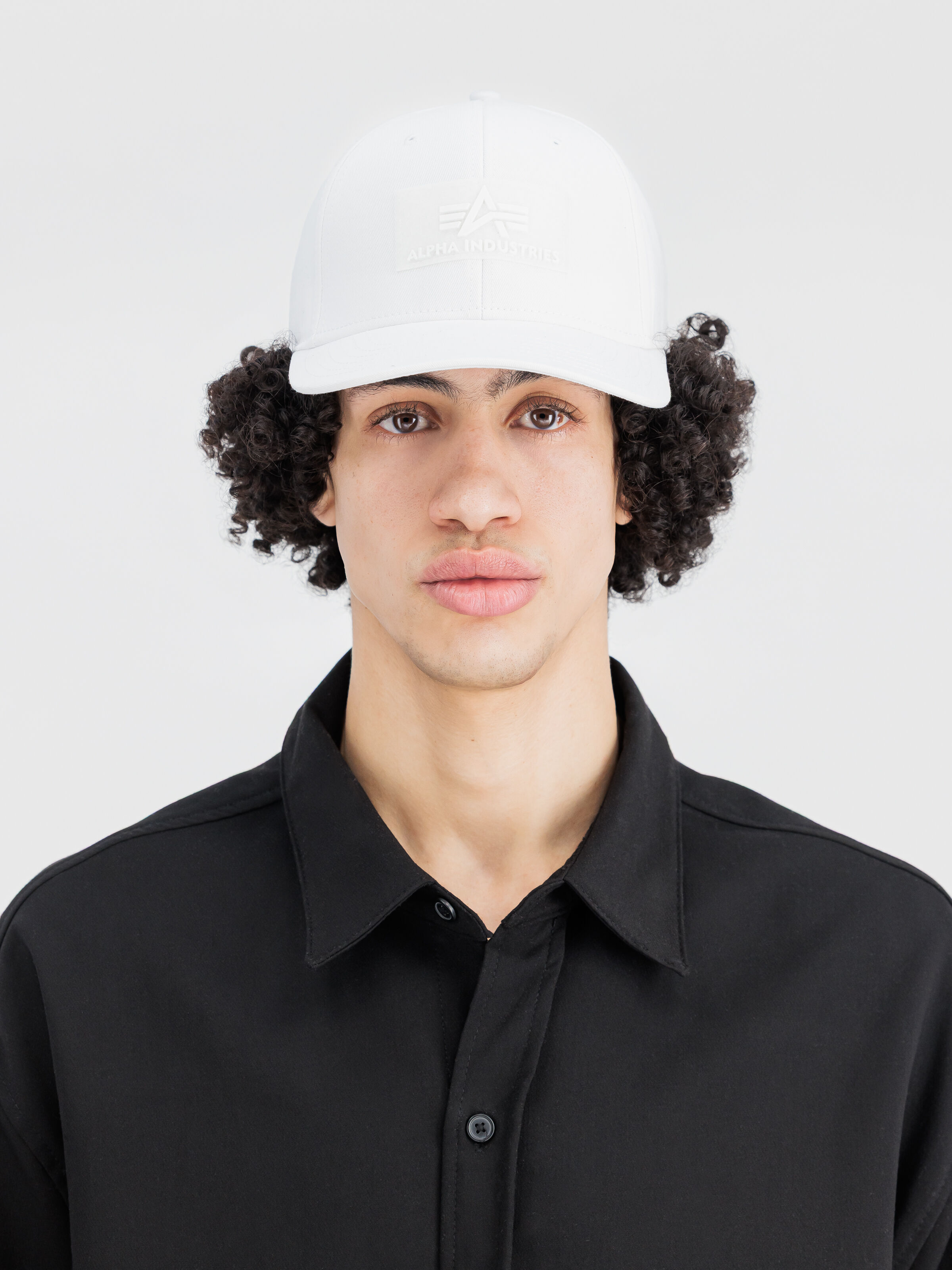 Velcro Cap white 168903_09_2_model_00001_155974