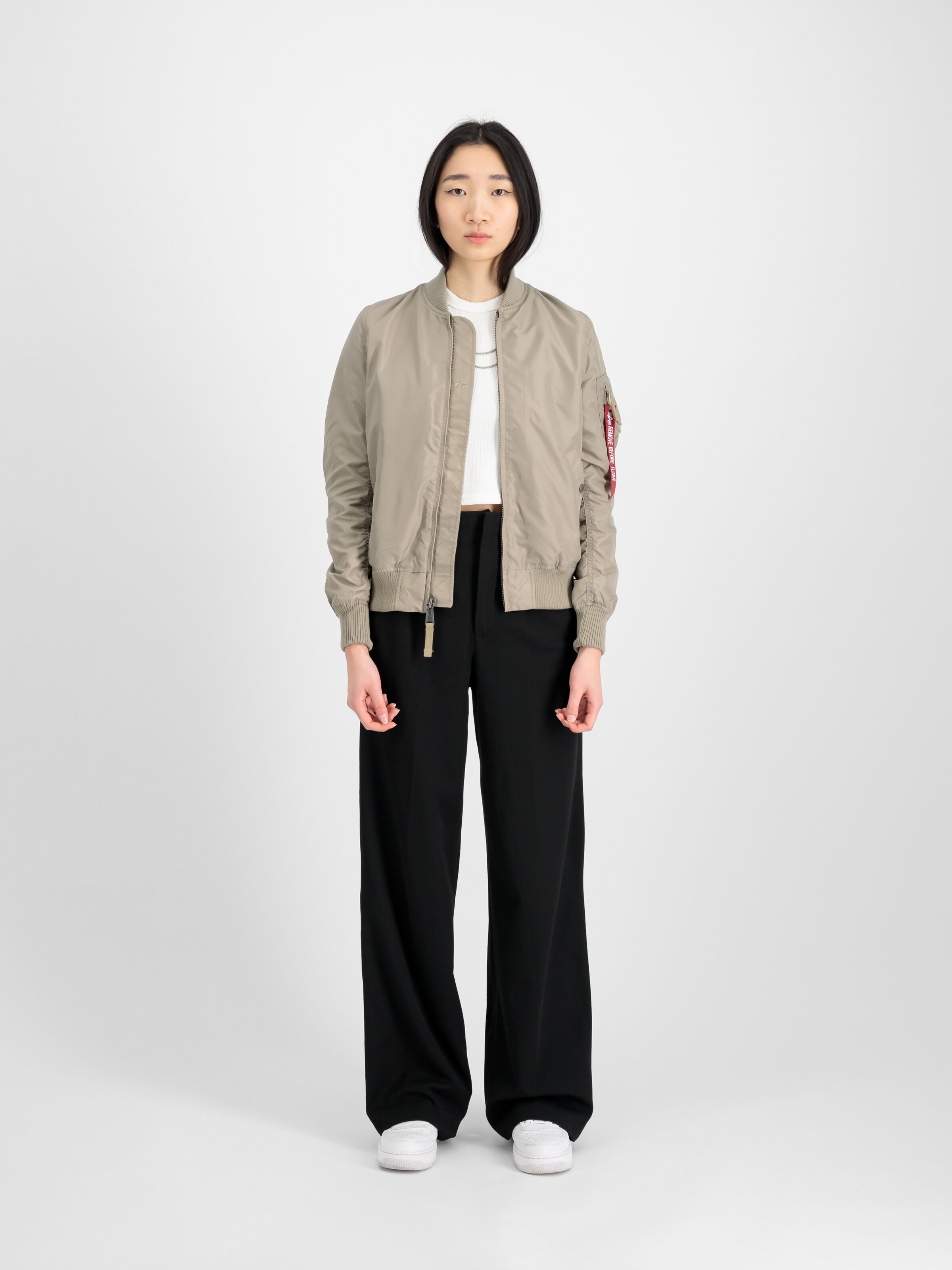 MA-1 TT Light Bomber Jacket Women vintage sand 141041_679_2_model_00001_133748