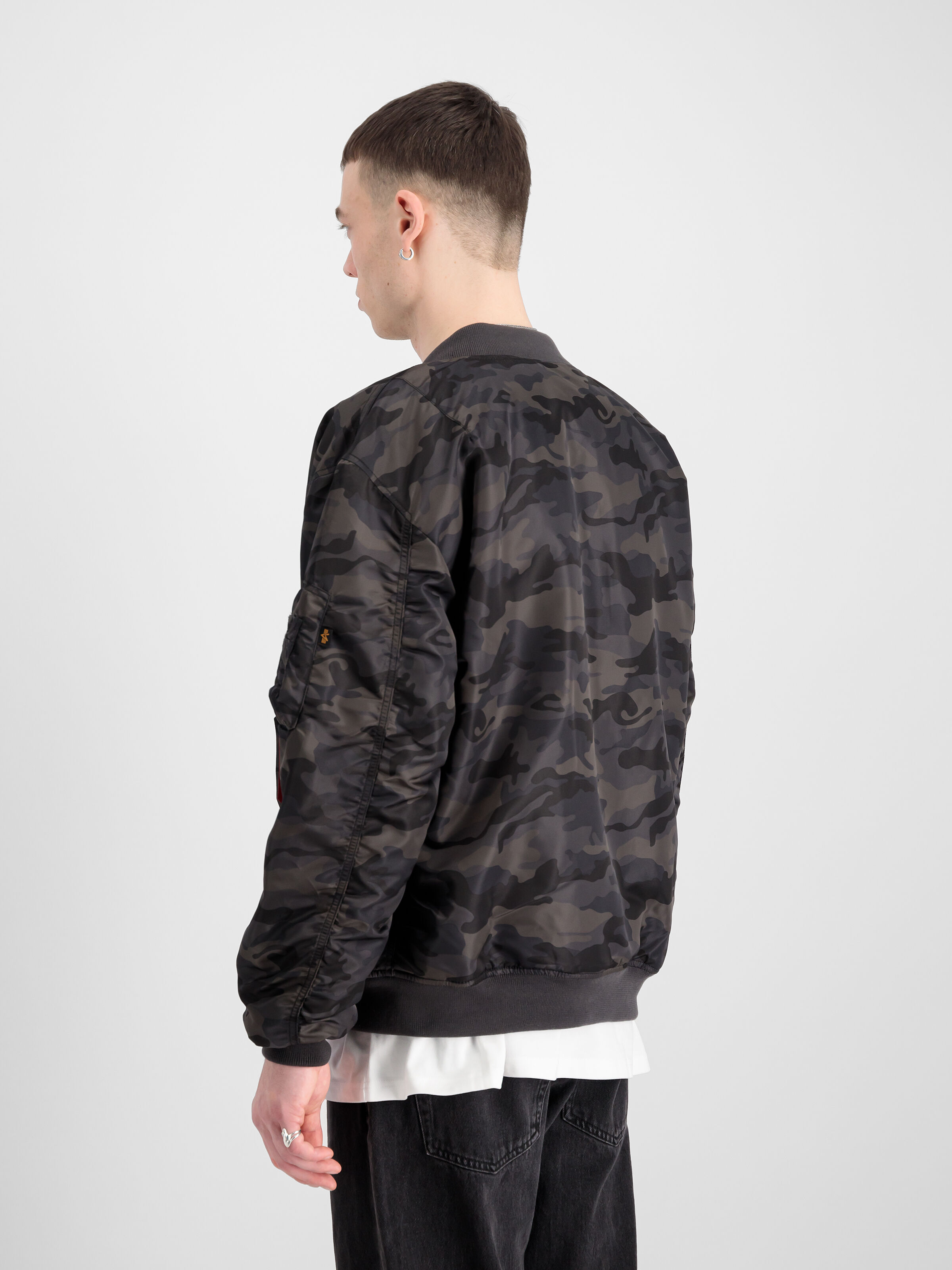 MA-1 CS Camo Bomber Jacket black camo 136136C_125_2_model_00004_168459