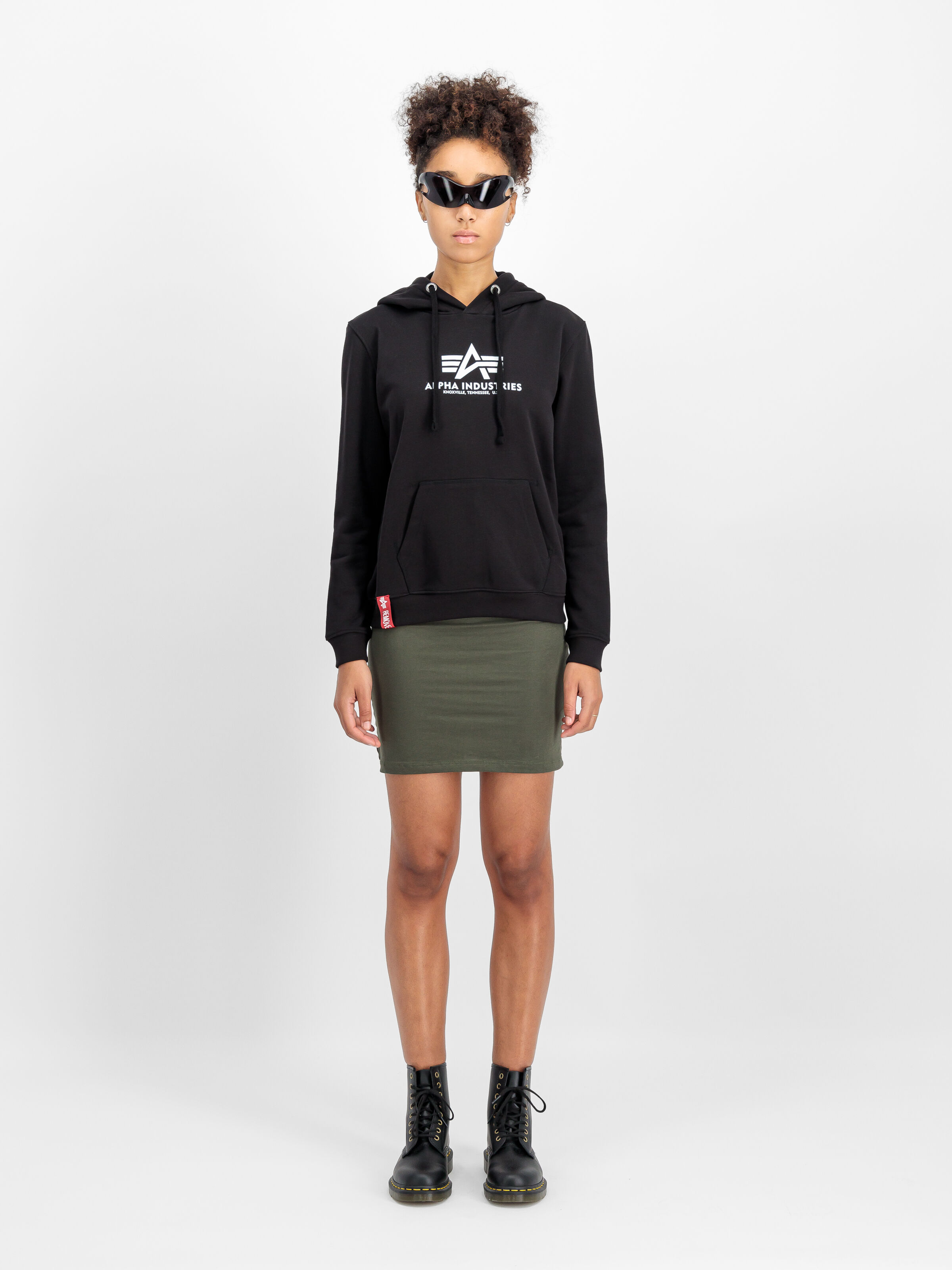 New Basic Big Logo Hoodie Women black 196032_03_2_model_00001_112527