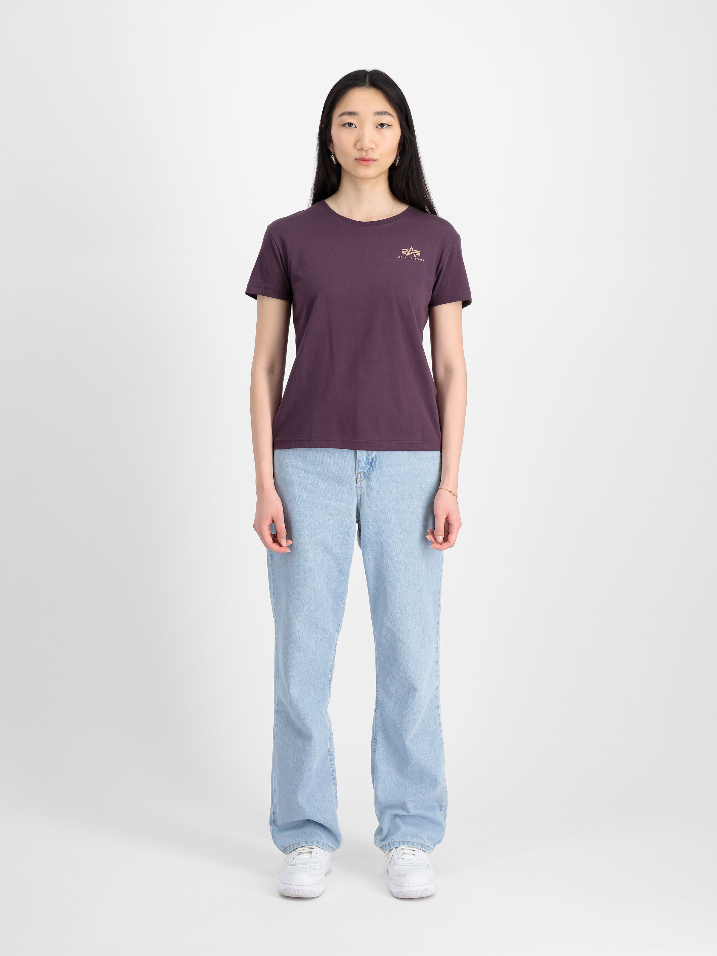 Basic Small Logo T-Shirt Women Plum 196054_719_2_model_00001_96989