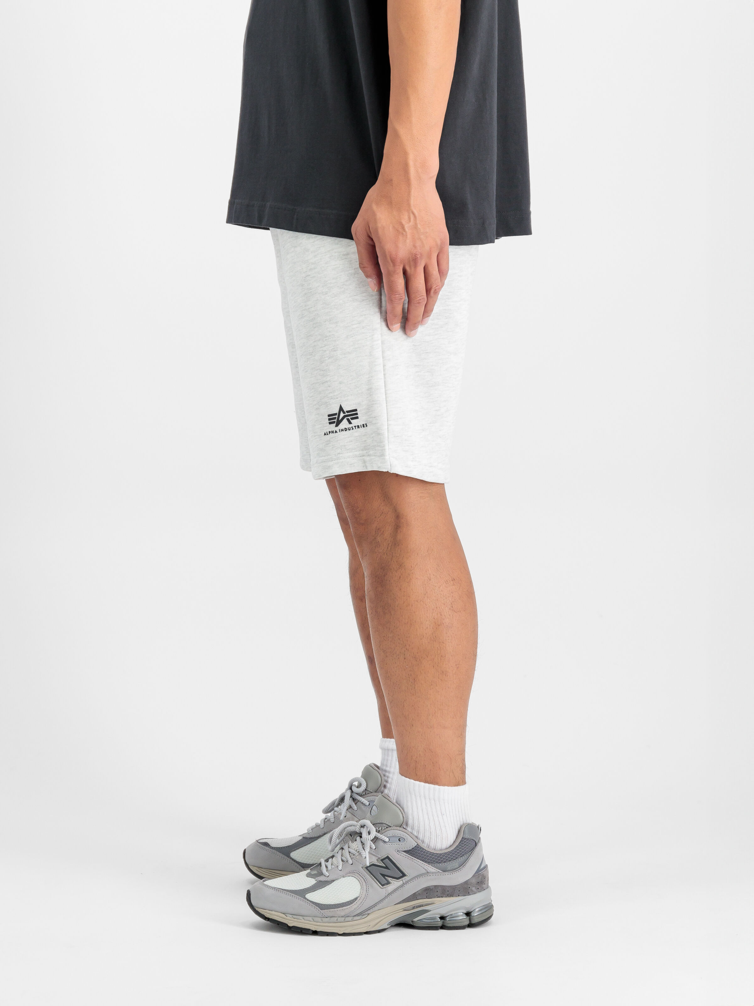 Basic Small Logo II Short pastel grey melange 156367_752_2_model_00004_118239