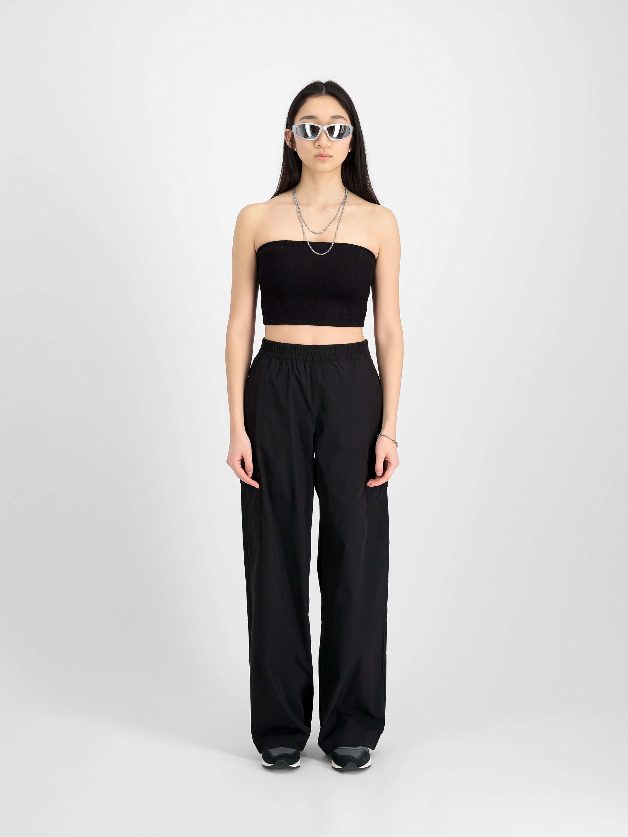 Nylon Pant Women black 136025_03_2_model_00001_154027