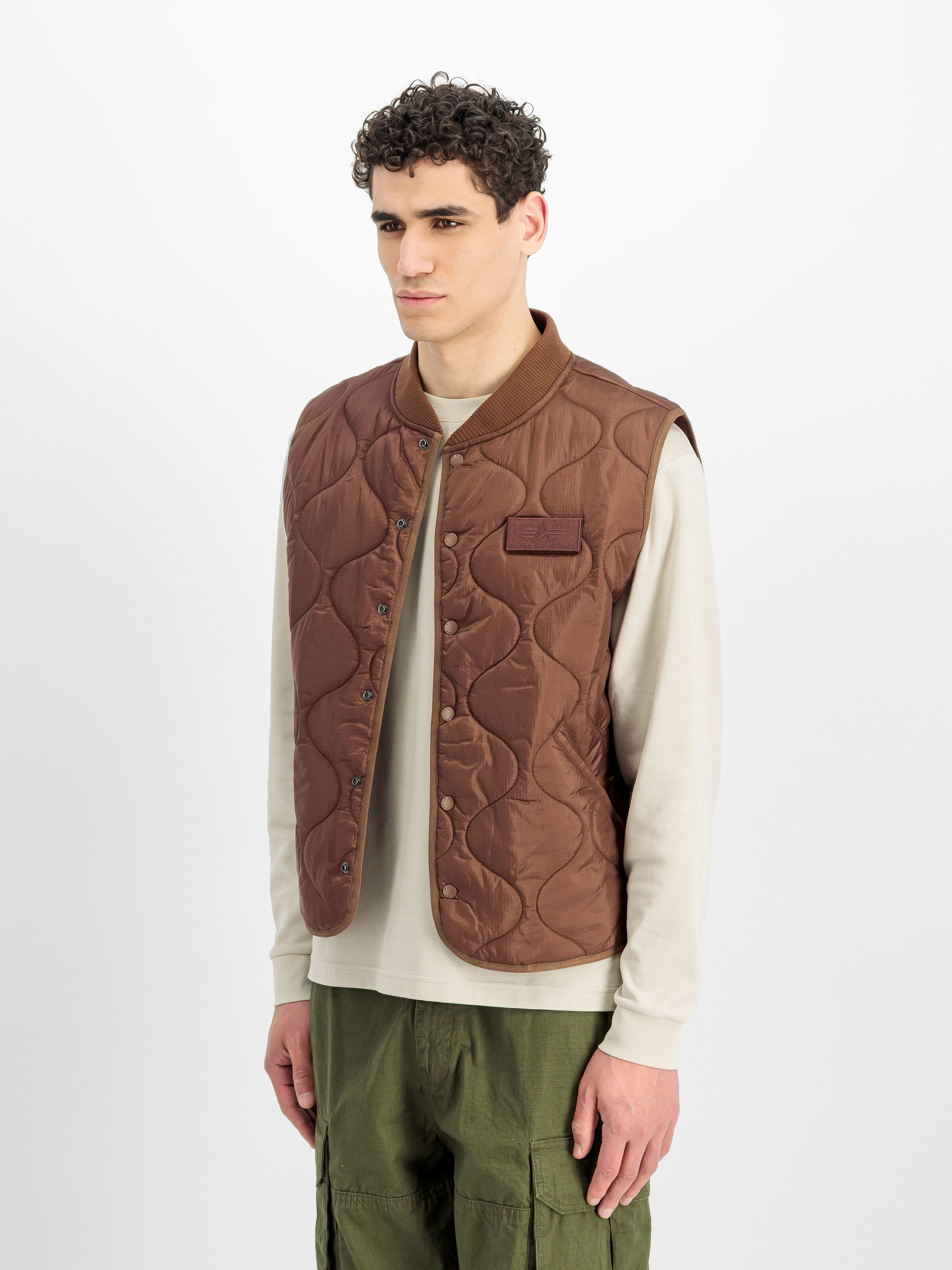 Q-1 Vest powder brown 266107_204_2_model_00002_228565