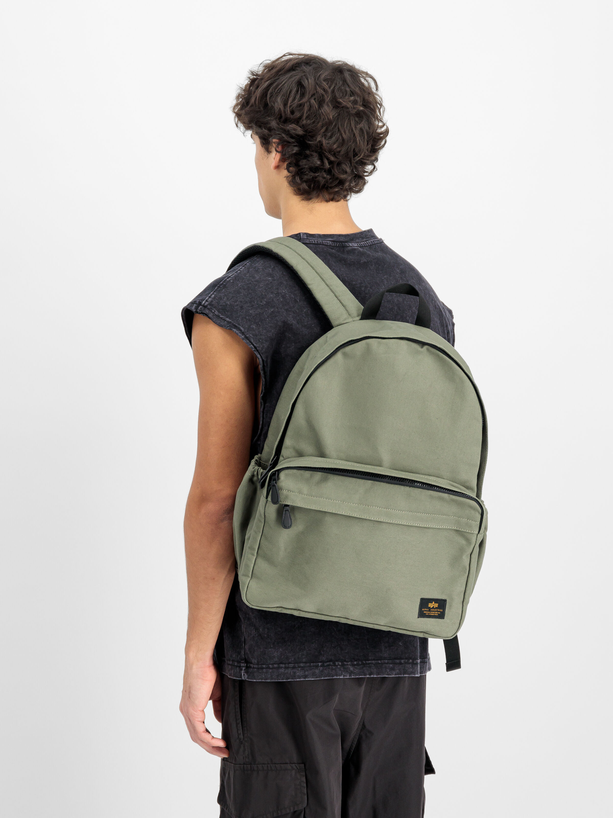 Label Backpack sage-green 156944_01_2_model_00001_141237