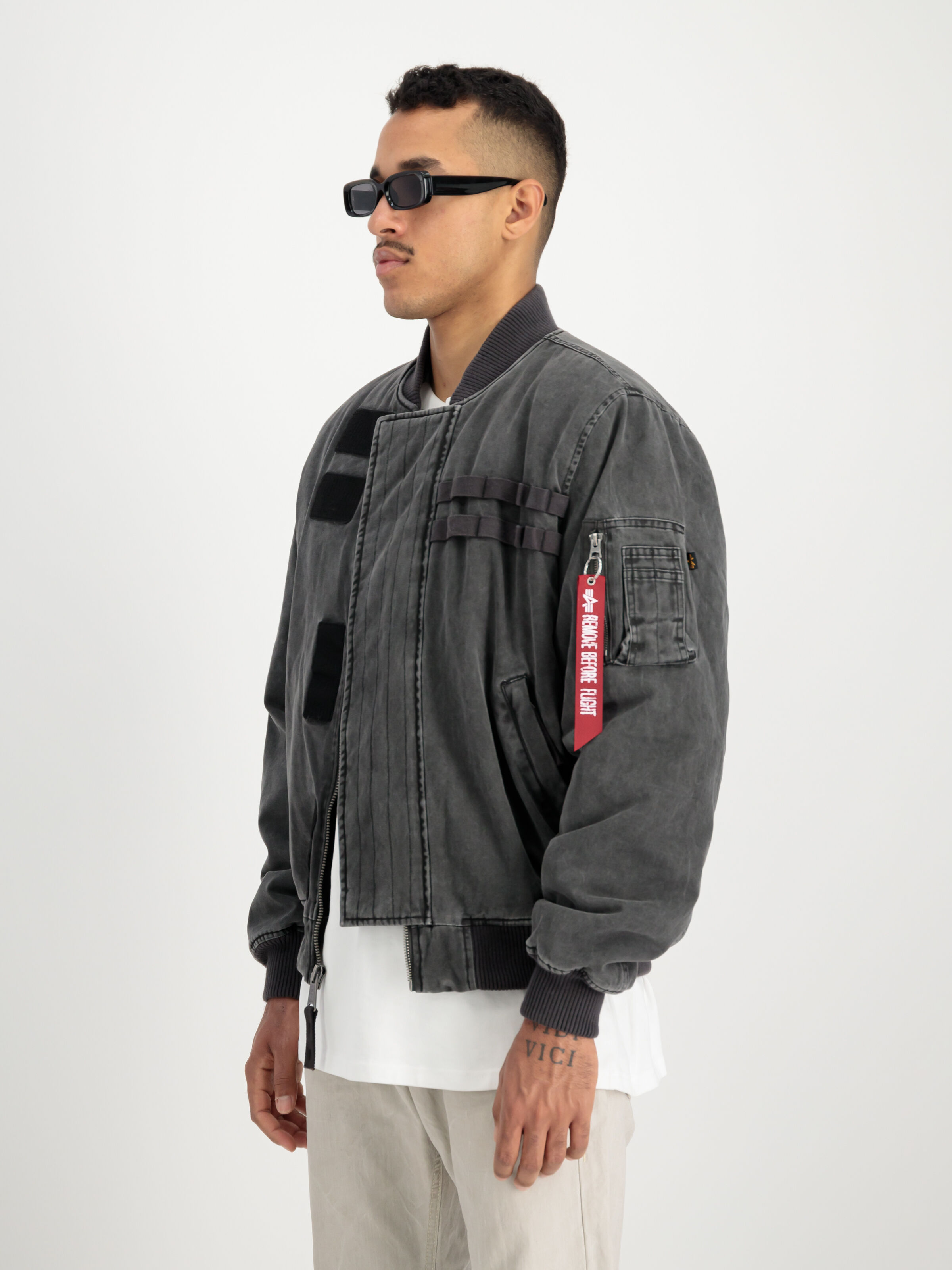 MA-1 Combat Bomber Jacket black 148121_03_2_model_00003_98976