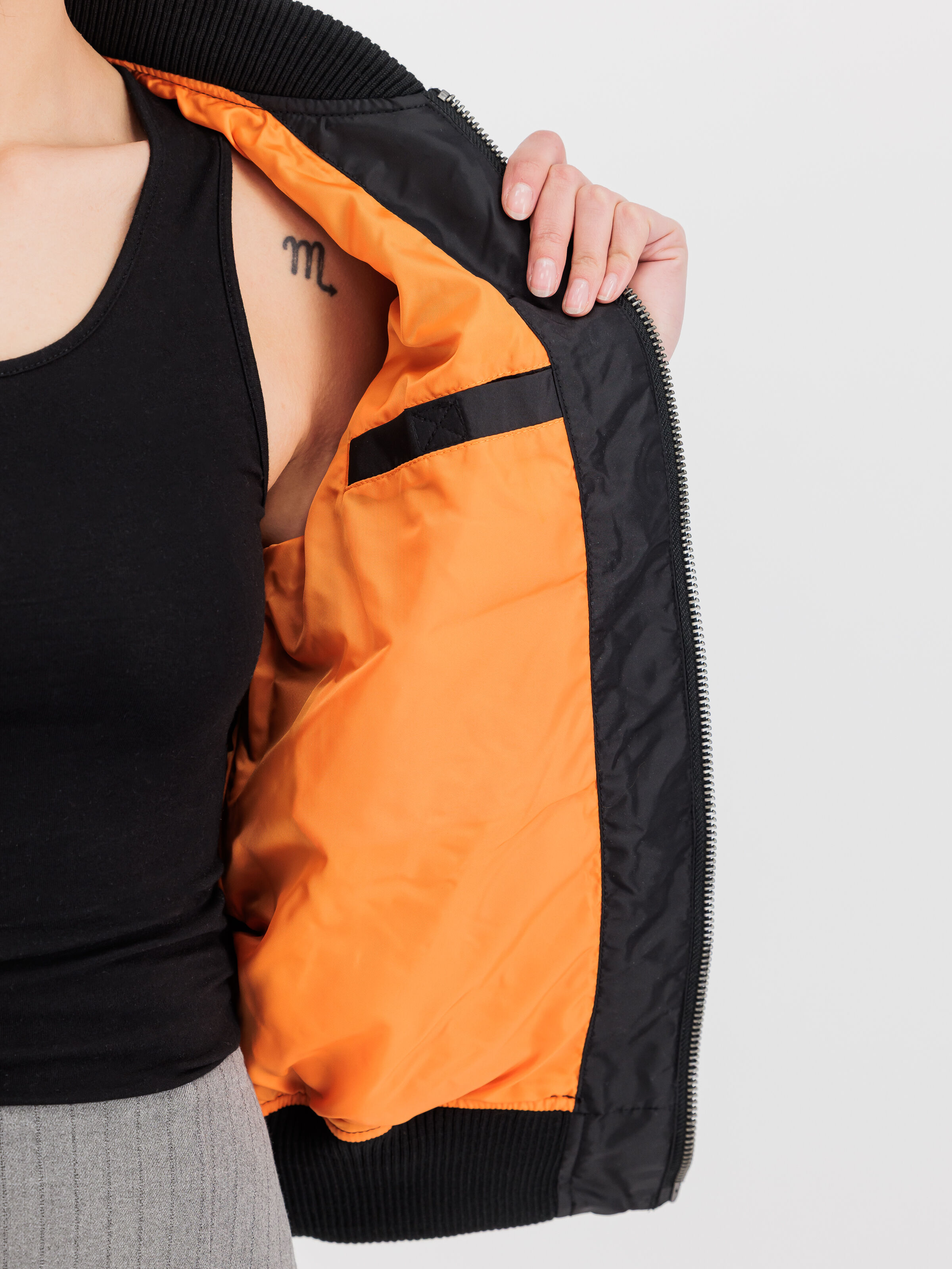 MA-1 TT Light Bomber Jacket Women black 141041_03_3_detail_00002_154702