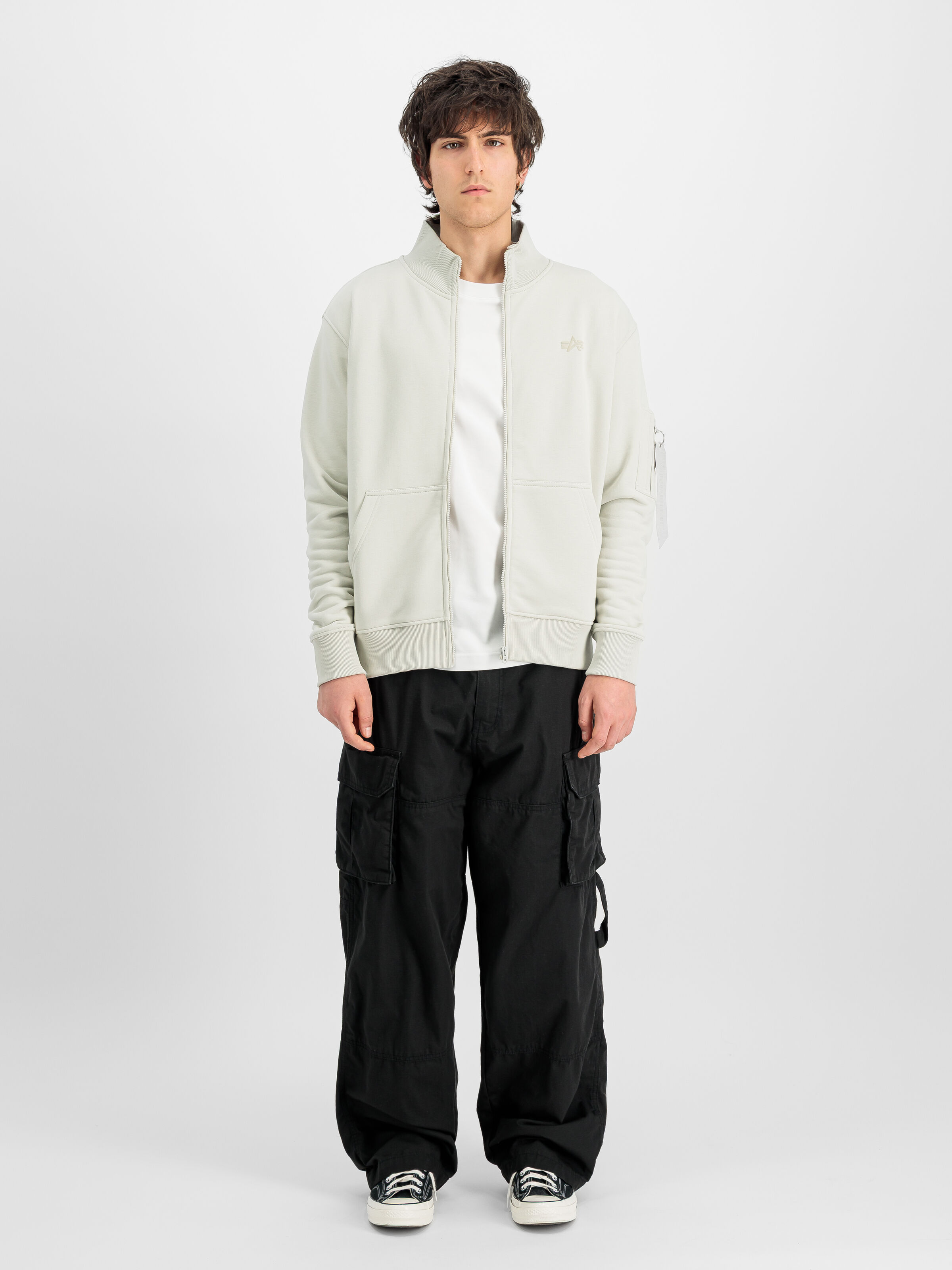 DTM Mid Logo Jacket stone 268302_10_2_model_00001_232244