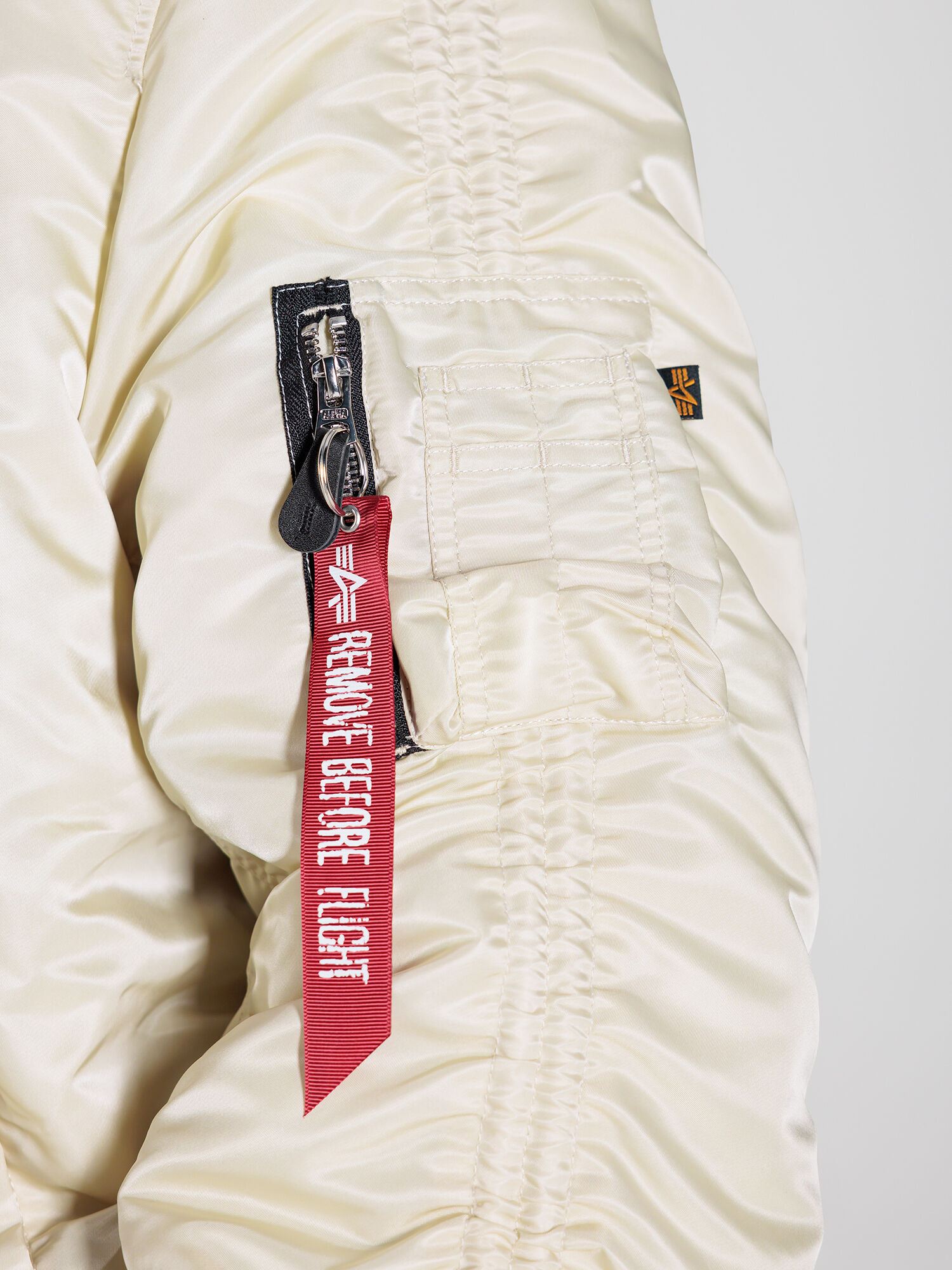 MA-1 Oversized Puckered Bomber Jacket vintage white 136133_300_alpha_industries_ma_1_os_puckered_005_123862