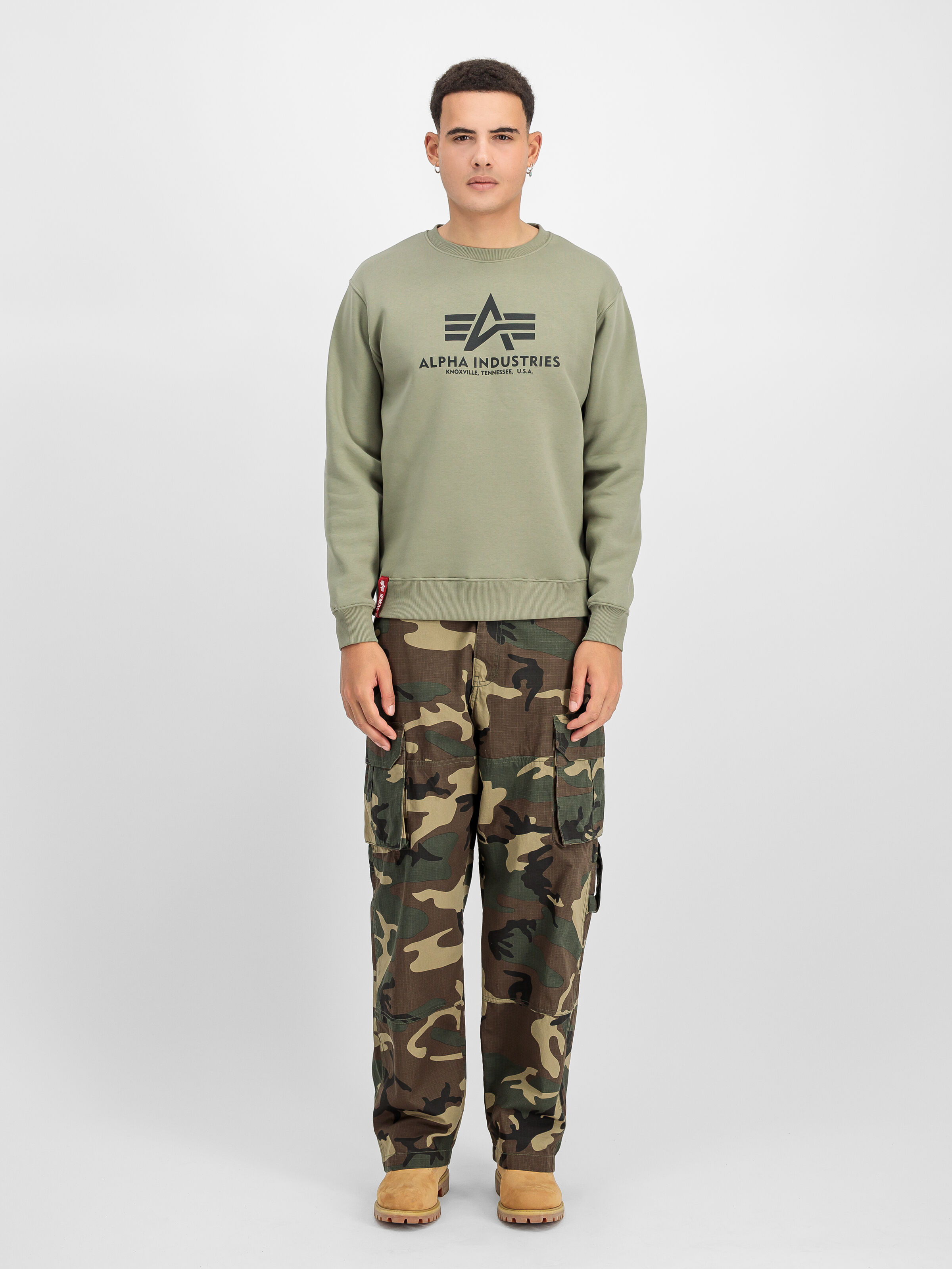 Basic Big Logo Sweatshirt olive 178302_11_2_model_00001_184966