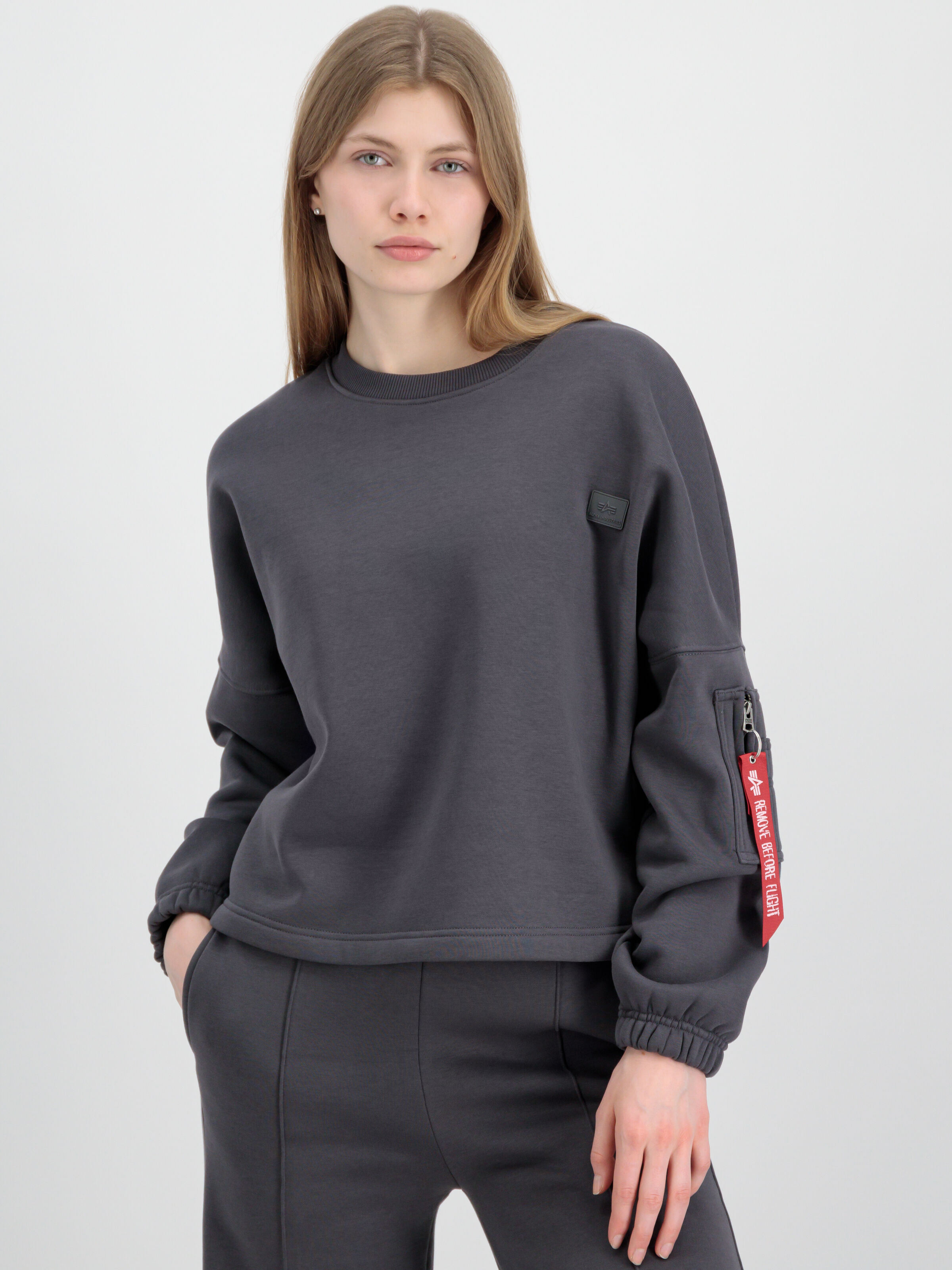 138032_684_alpha_industries_x_fit_label_os_sweater_wmn_001_182504