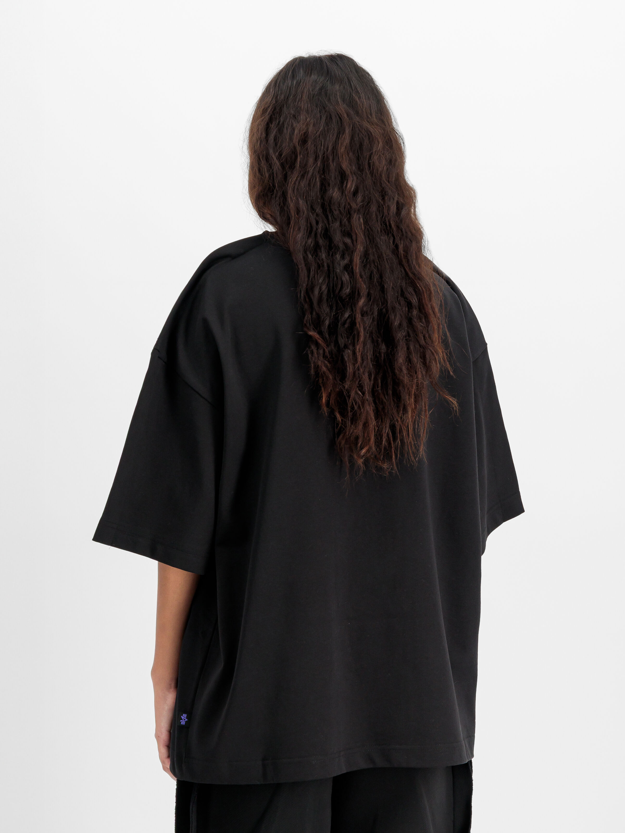 ALPHA x PROTOTYPES Outline T-Shirt black 258531_03_2_model_00006_224033