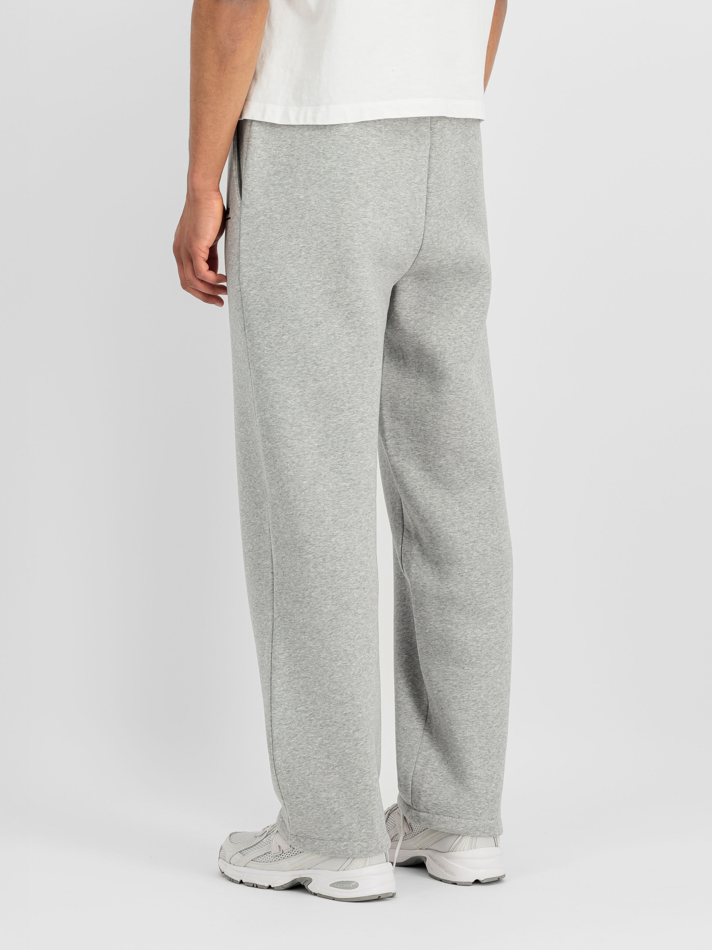 Basic Straight Leg Small Logo Jogger grey heather 268362_17_2_model_00003_236658