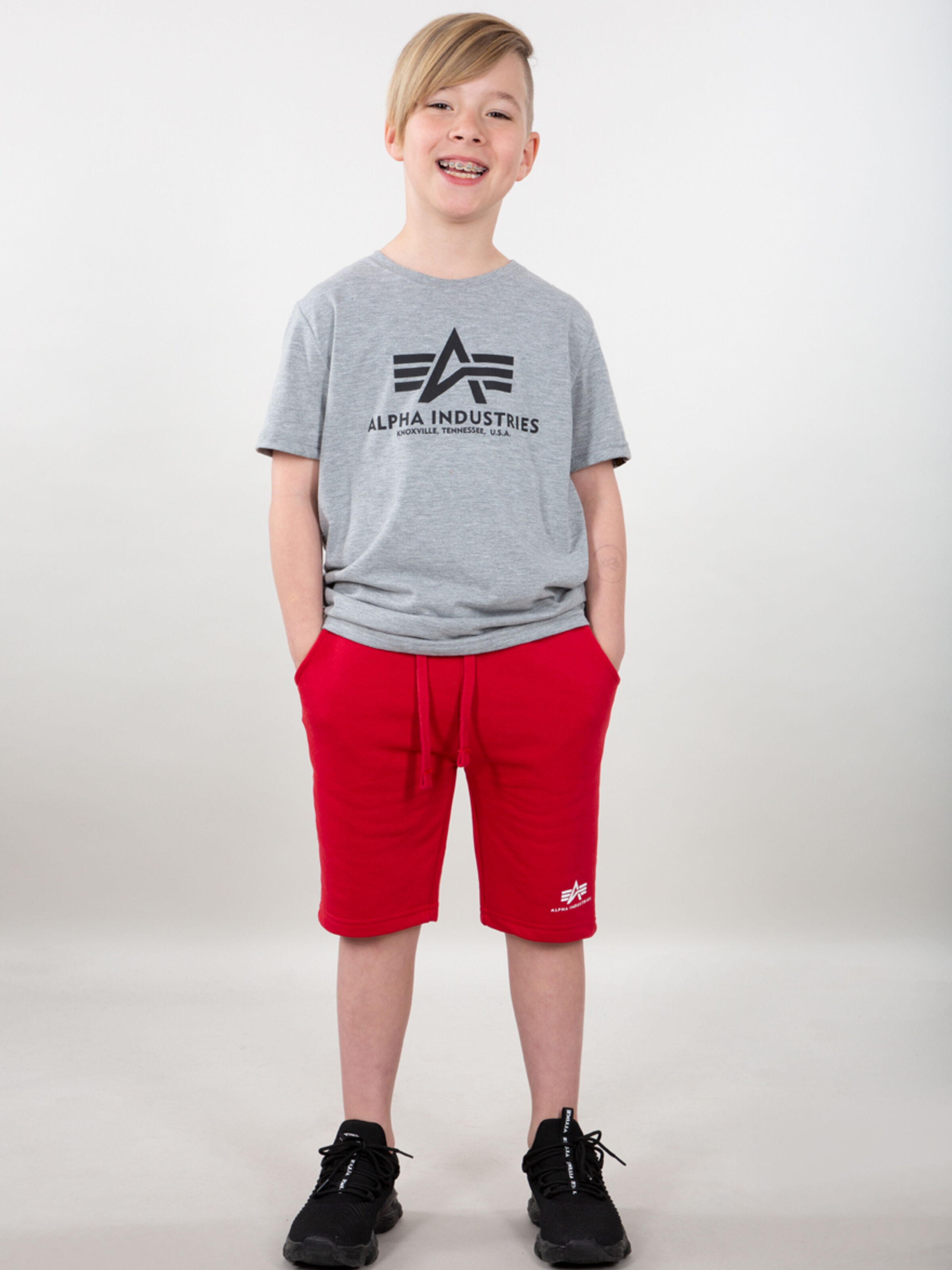 Basic Small Logo Jogger Short Kids speed red 116713_328_alpha-industries-basic-jogger-short-sl-kids-004_12815_183249