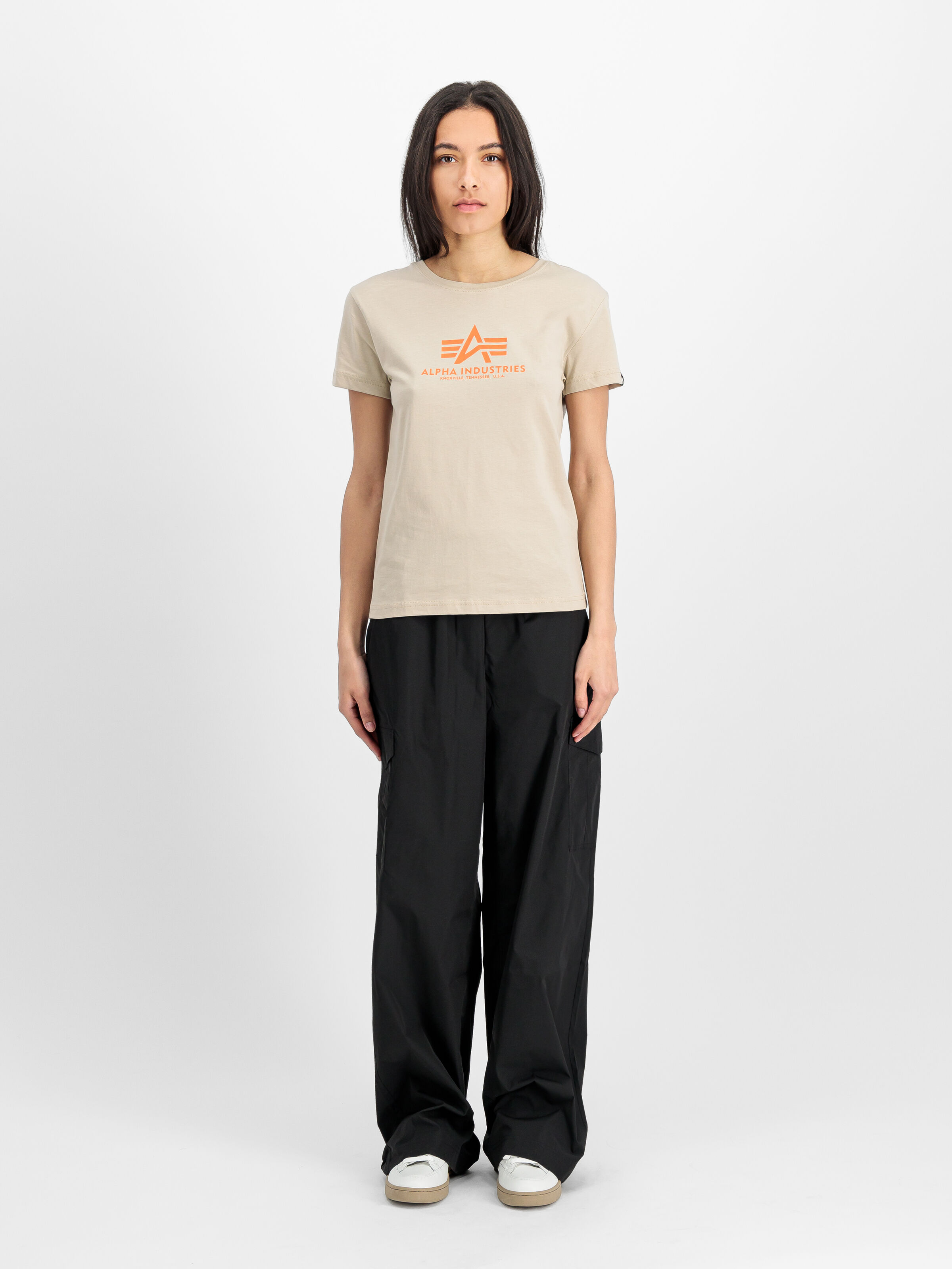 New Basic Big Logo T-Shirt Women organic beige 196051_627_2_model_00001_167009