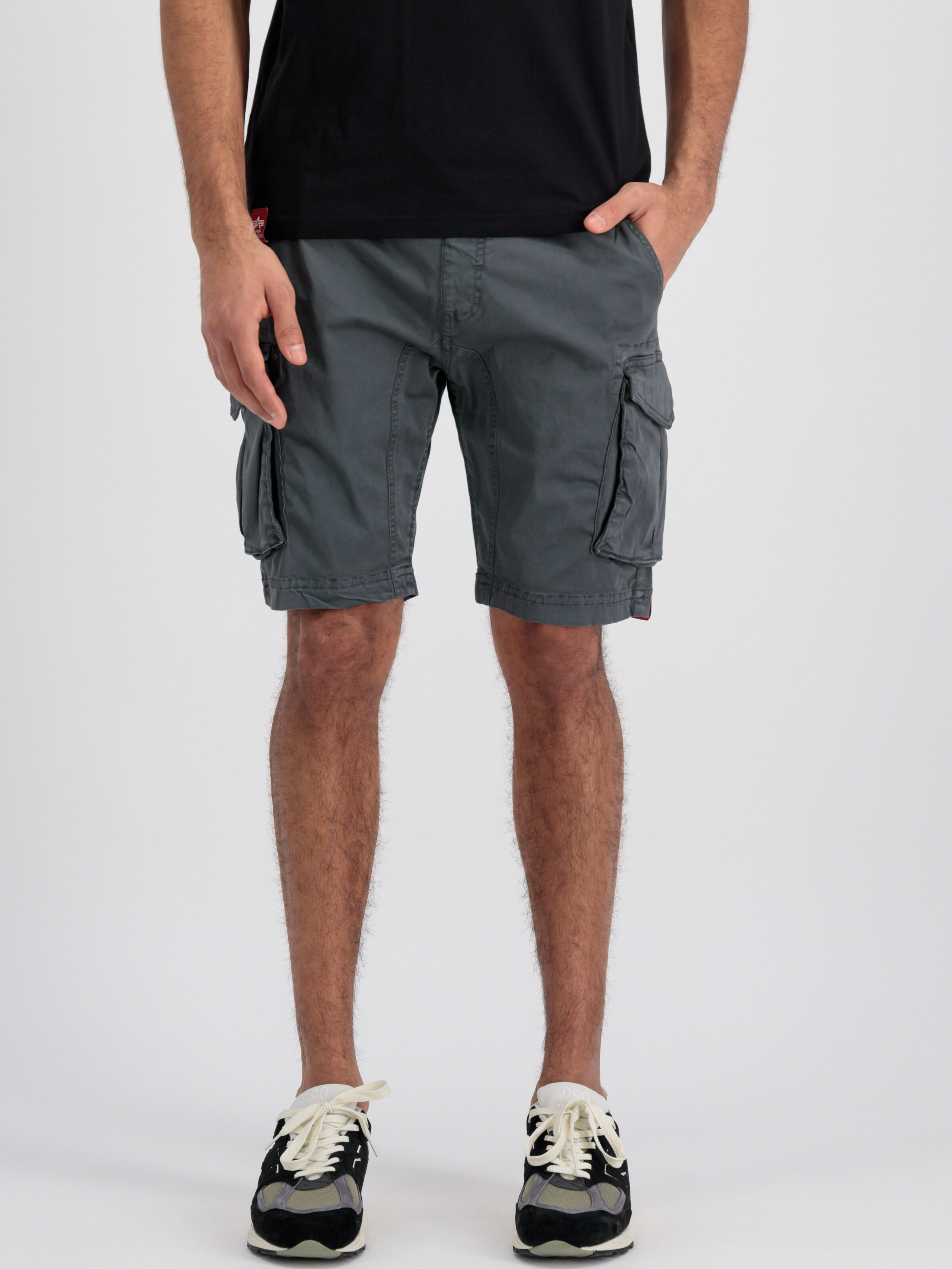 106251_684_alpha_industries_cotton_twill_jogger_short_001_183280