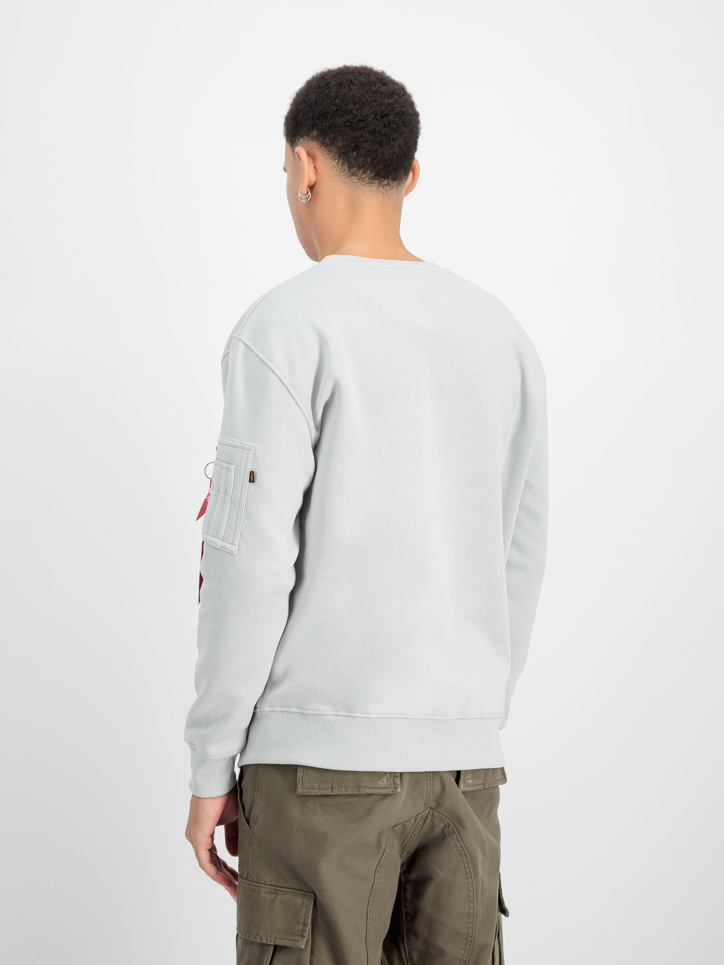 Alpha Label Sweatshirt pastel grey 118312_666_2_model_00003_185464