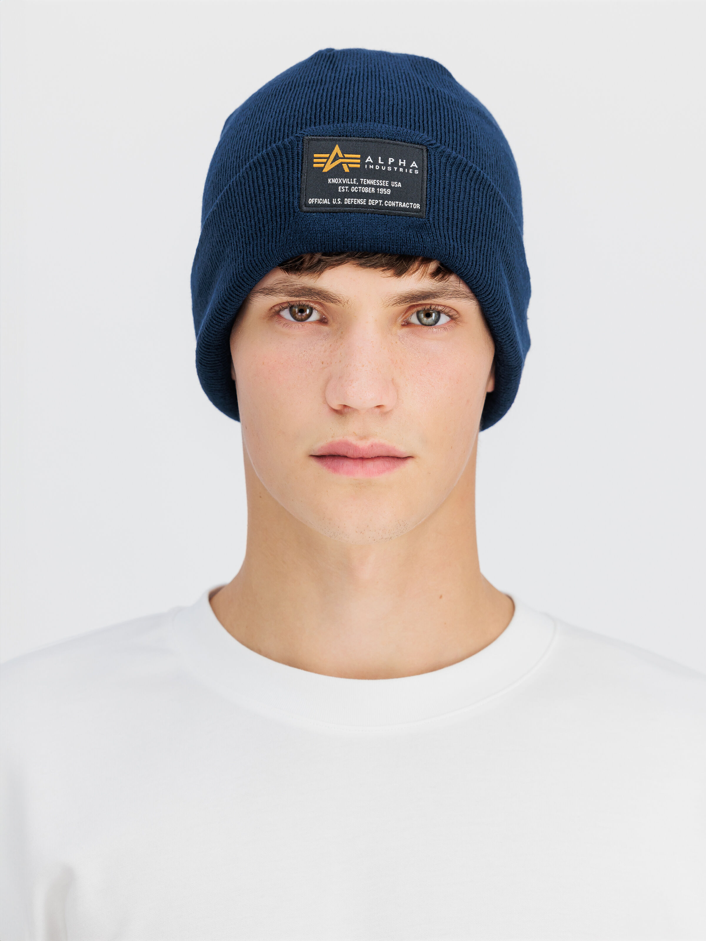 Crew Beanie ultra navy 128924_697_2_model_00001_120840