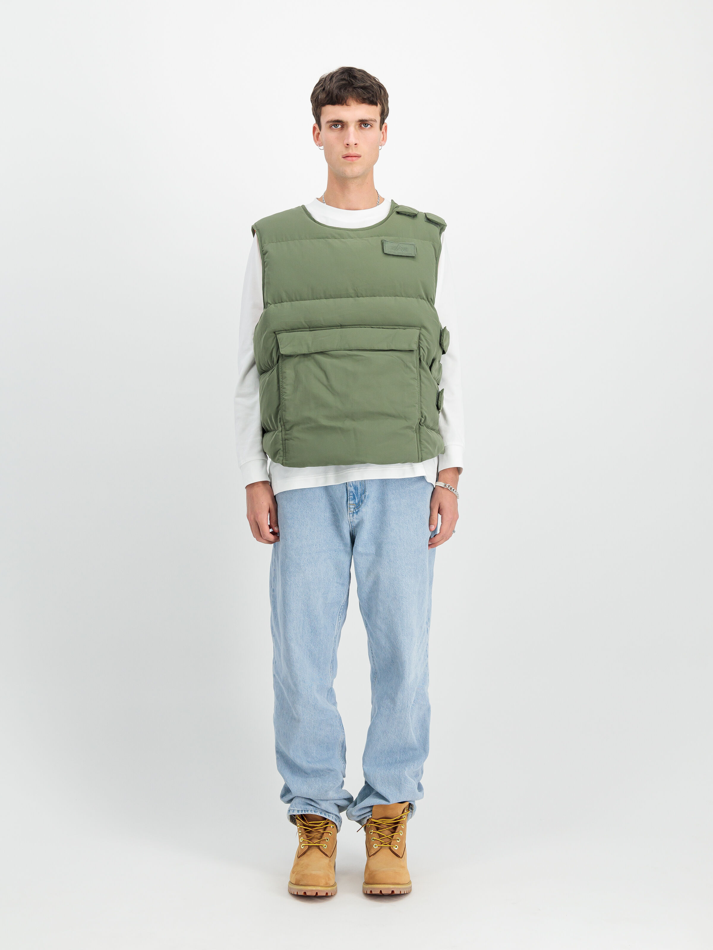 Protector Puffer Vest sage-green 138125_01_2_model_00001_122412