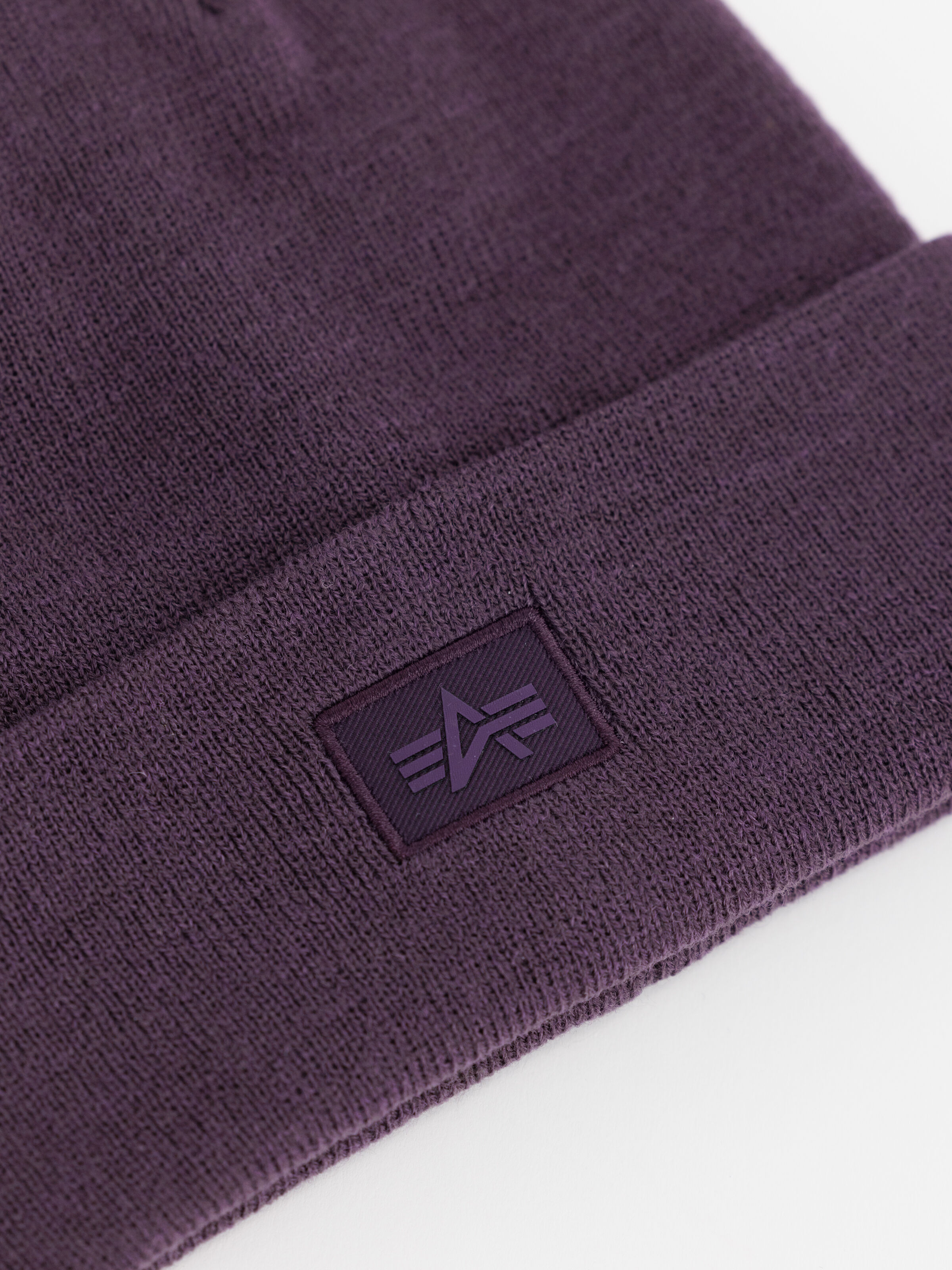 Essential Beanie Plum 148908_719_3_detail_00001_97872