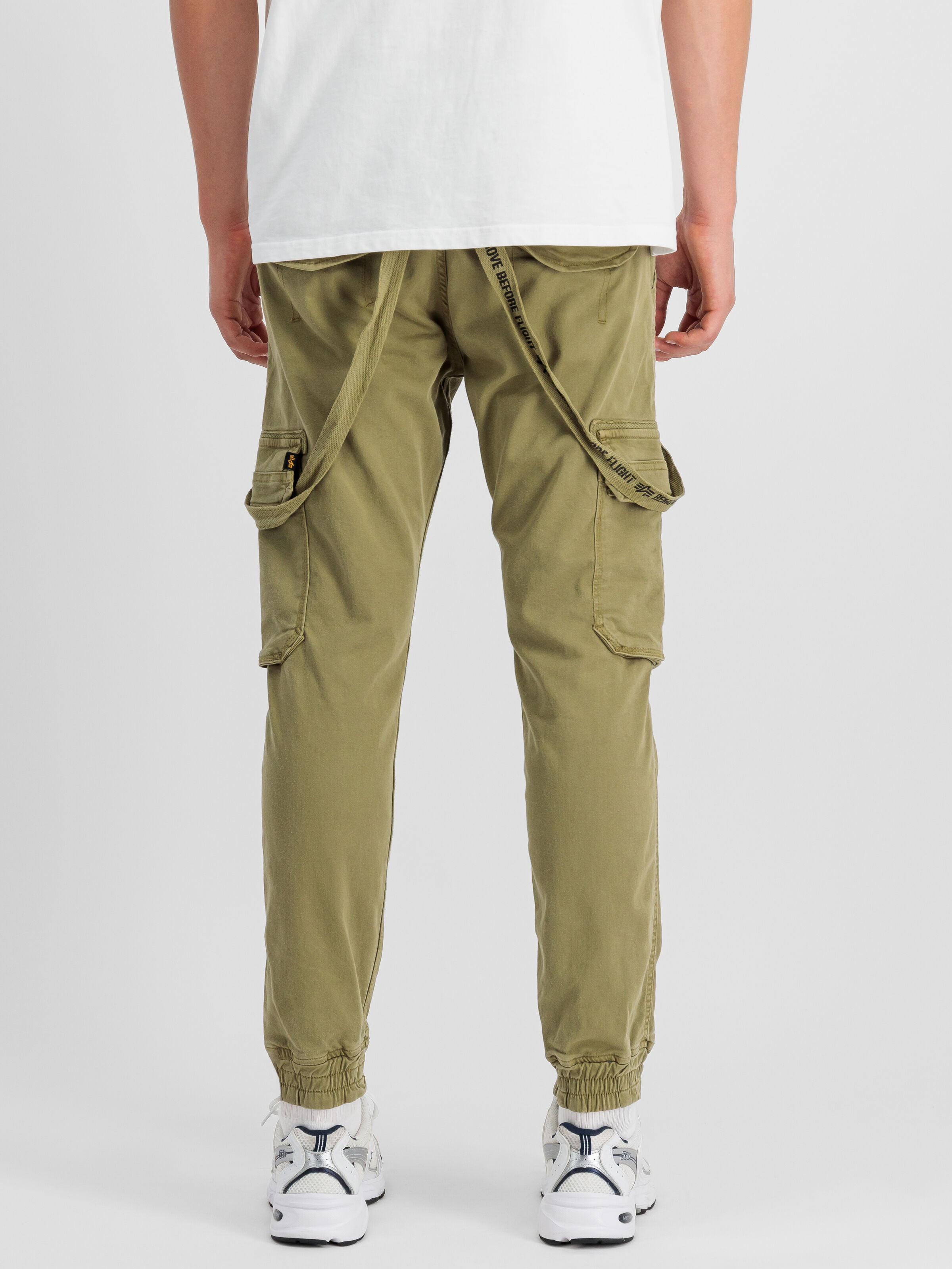 Utility Pant olive 128202_11_2_model_00005_218098