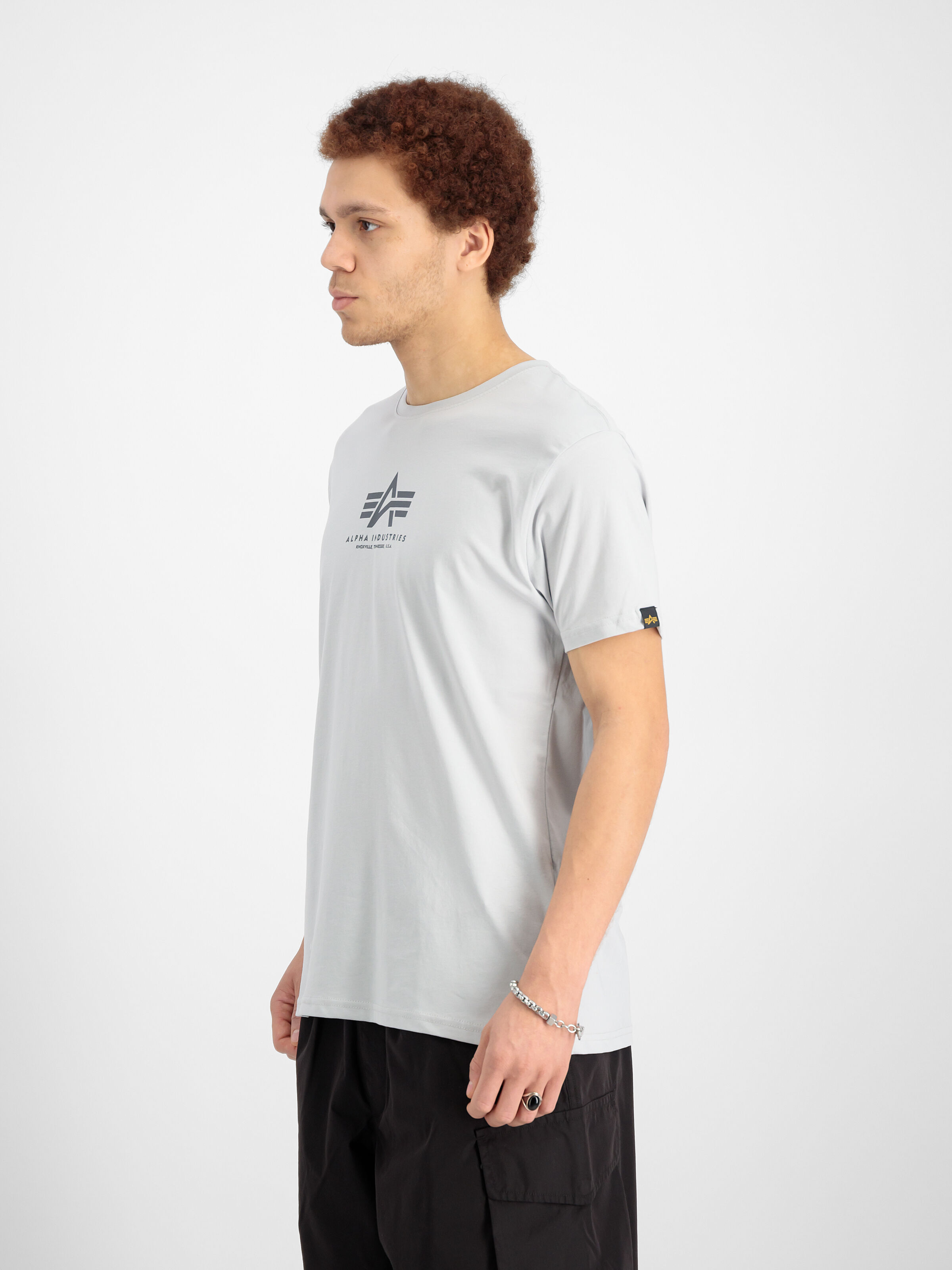 Basic Mid Logo T-Shirt pastel grey 118533_666_2_model_00003_111689