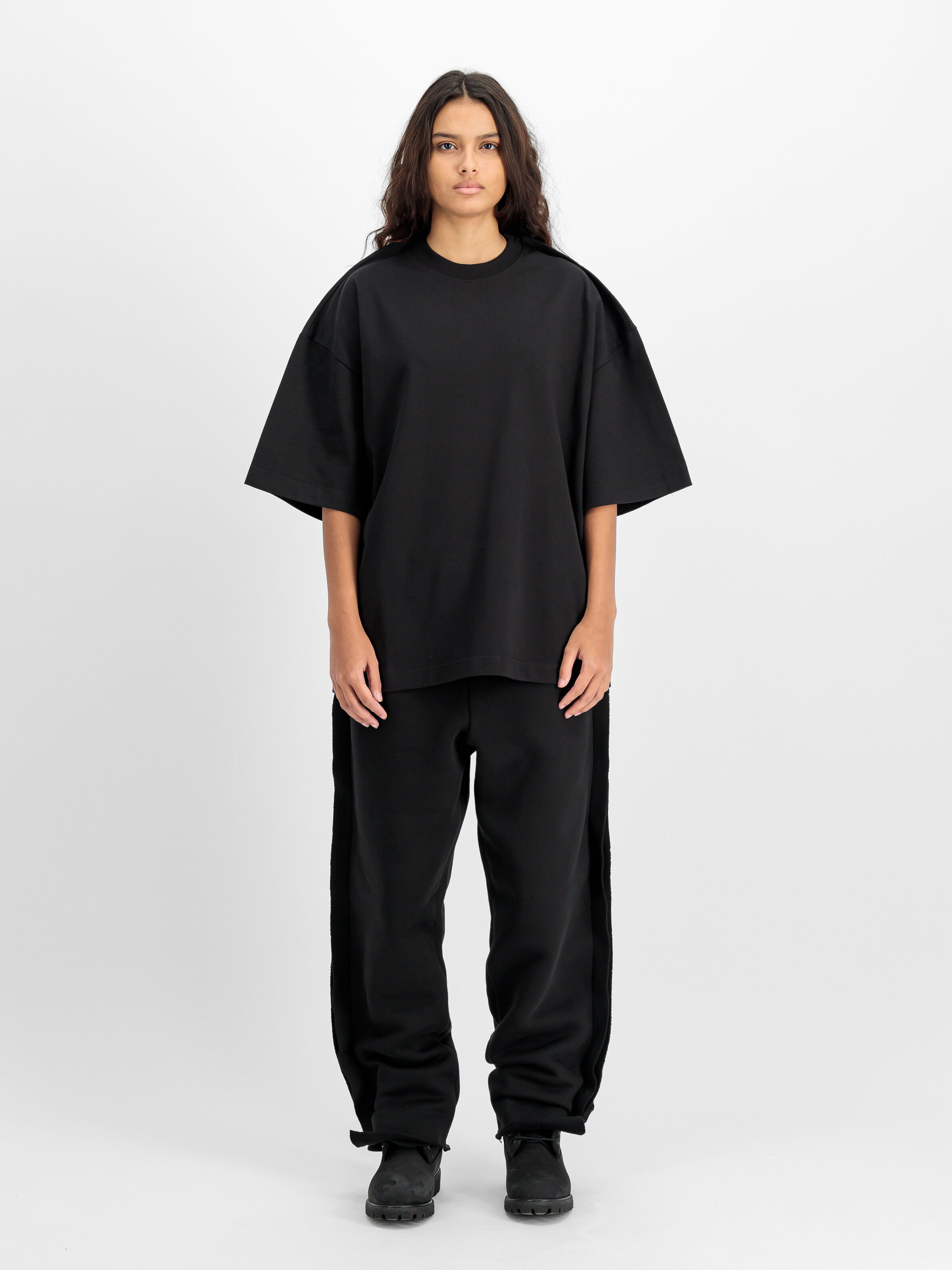 ALPHA x PROTOTYPES Outline T-Shirt black 258531_03_2_model_00001_224030