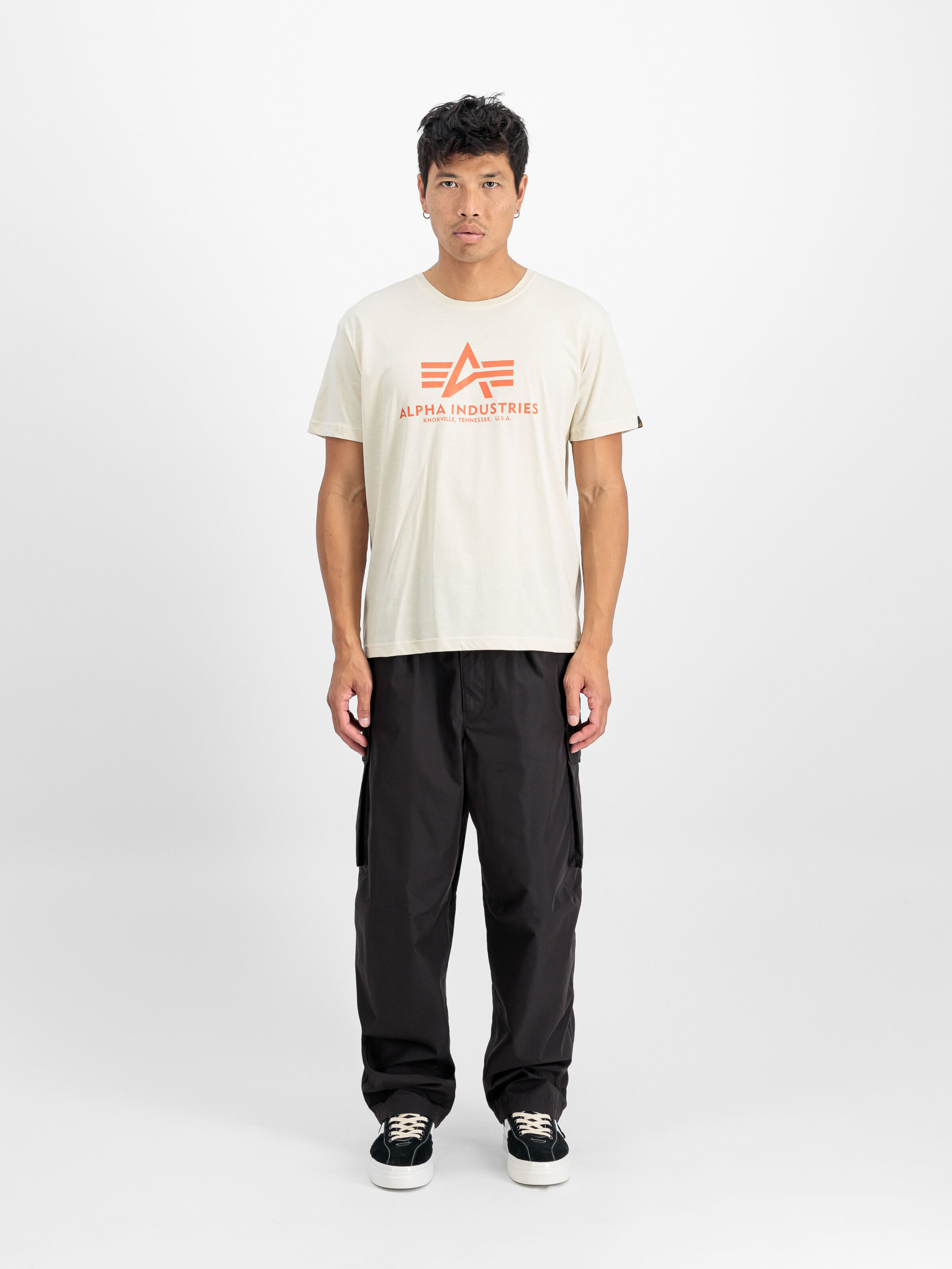 Basic Big Logo Carbon T-Shirt vintage white 100501CB_300_2_model_00001_117862