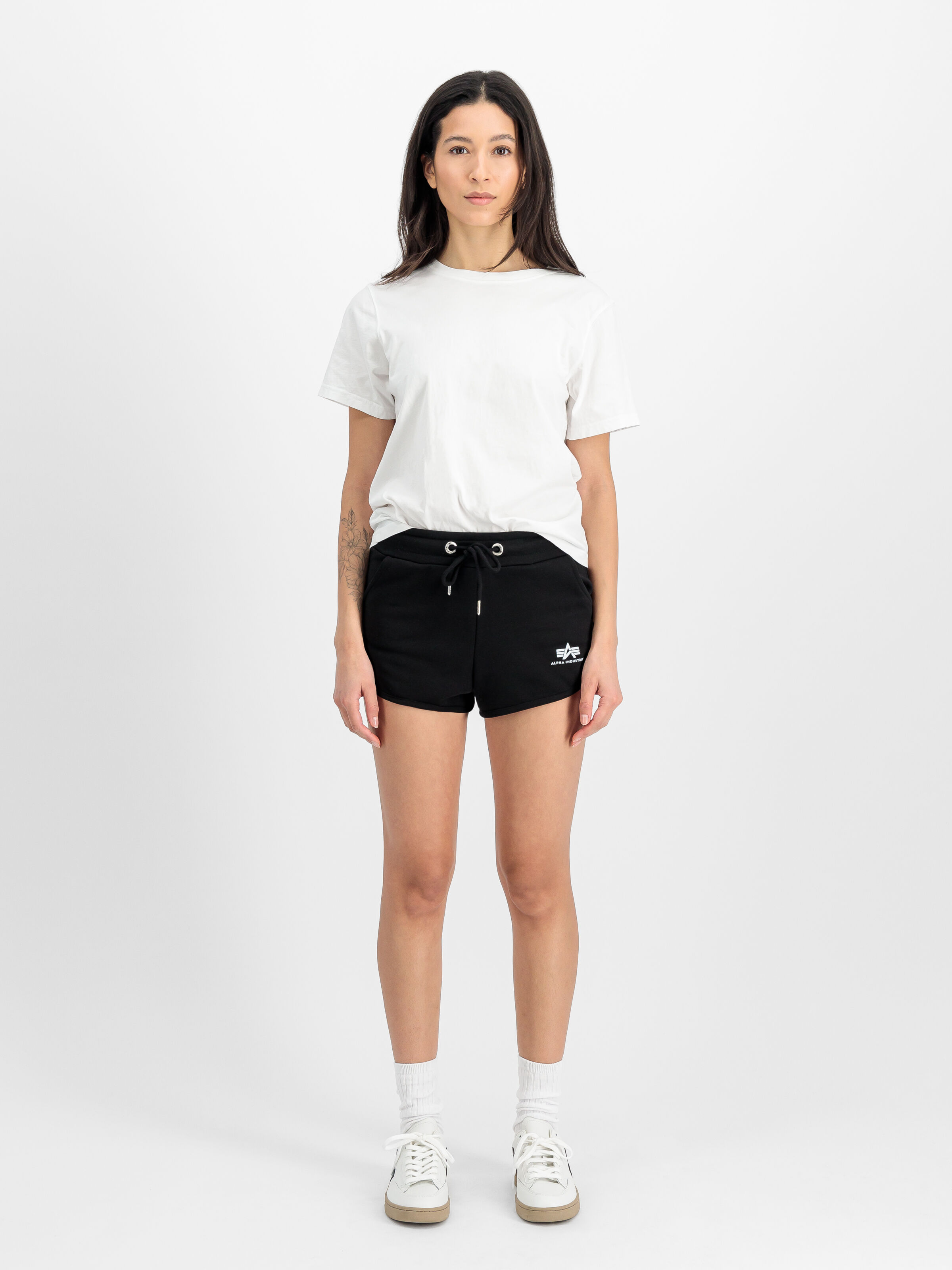 Basic Small Logo Short Women black 116054_03_2_model_00001_154941