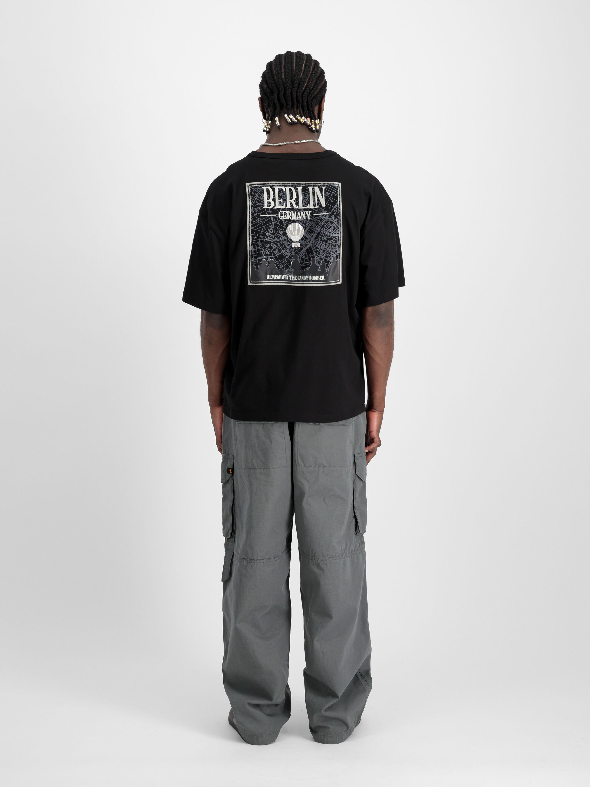 Berlin Candy Bomber Backprint T-Shirt black 148515_03_2_model_00002_98224