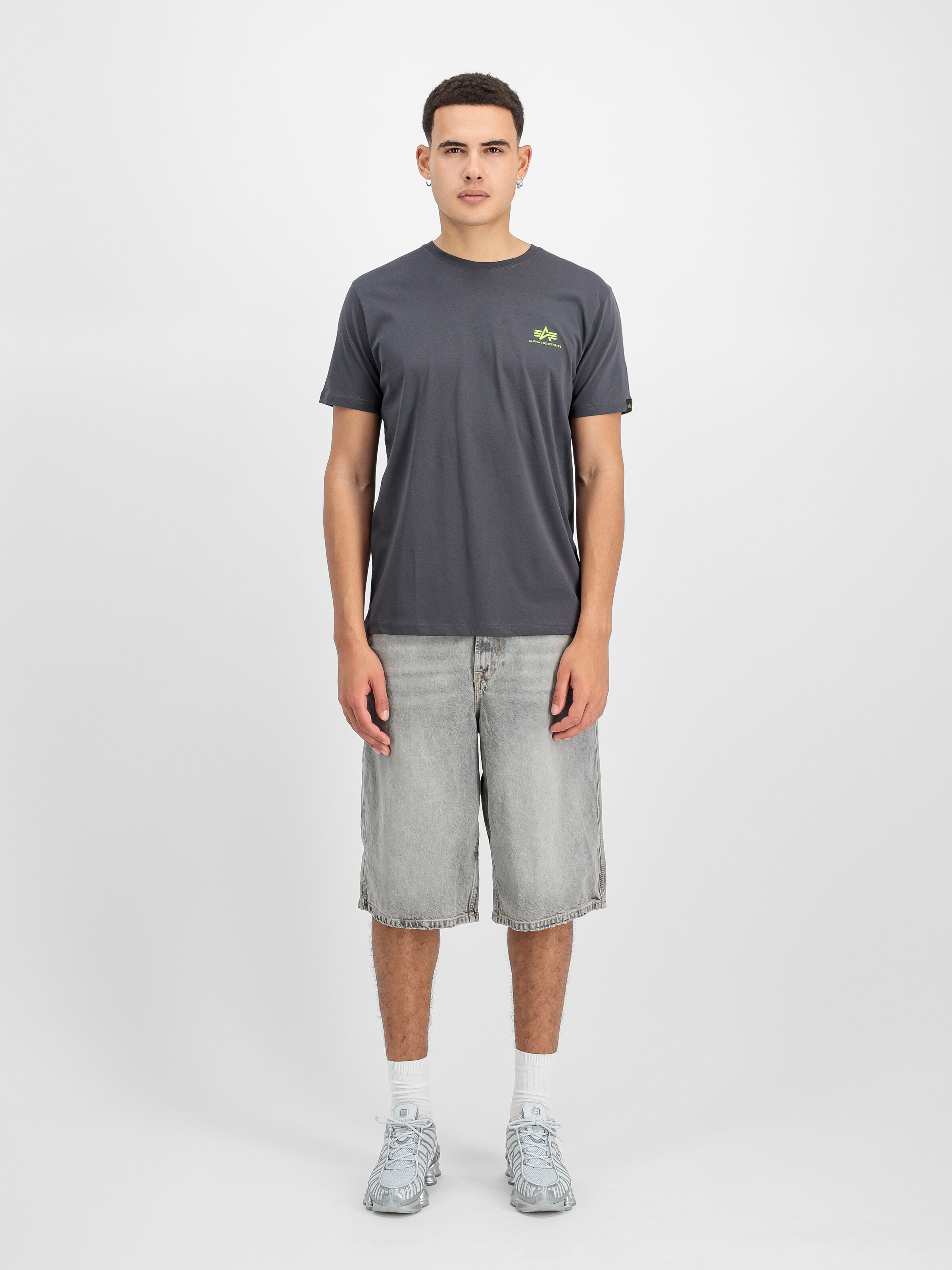 Backprint T-Shirt vintage grey 128507_684_2_model_00001_184524