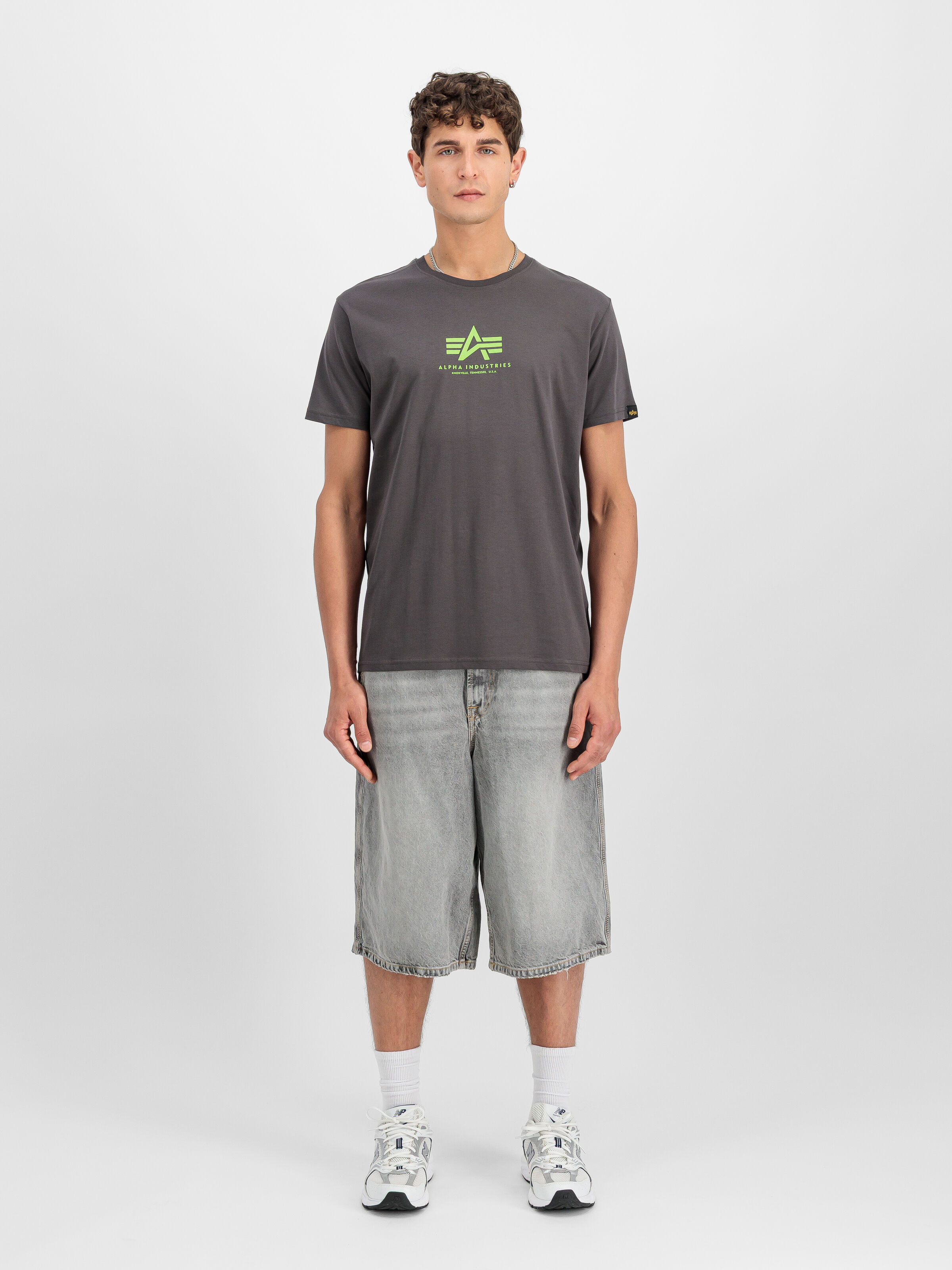 Basic Mid Logo T-Shirt vintage grey 118533_684_2_model_00001_190556
