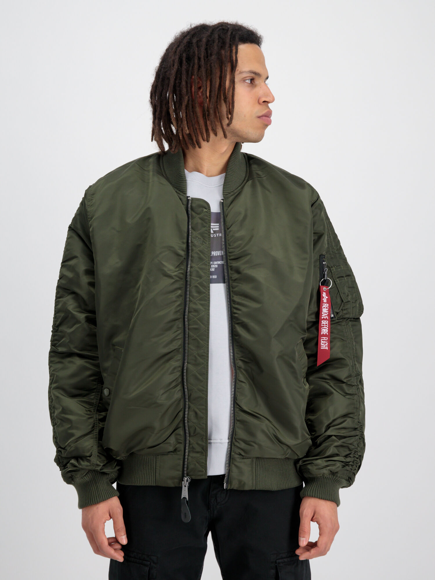 MA-1 Oversized Puckered Bomber Jacket dark olive 136133_142_alpha_industries_ma_1_os_puckered_001_124433