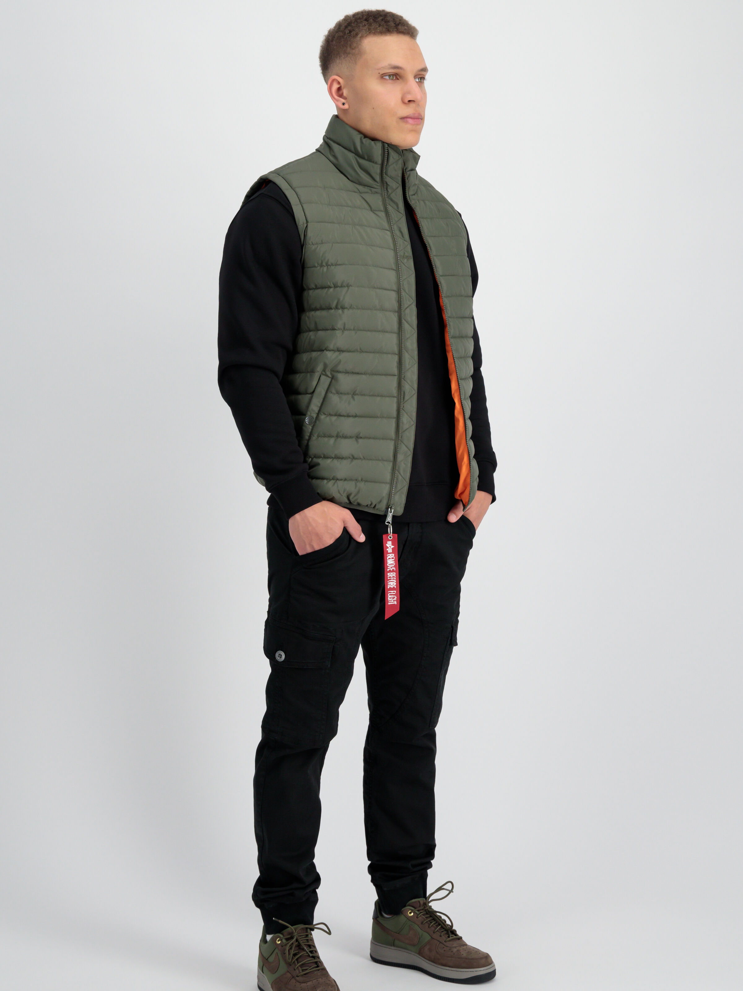 Puffer Light Vest dark olive 138122_142_alpha_industries_puffer_vest_ulw_00005_194038