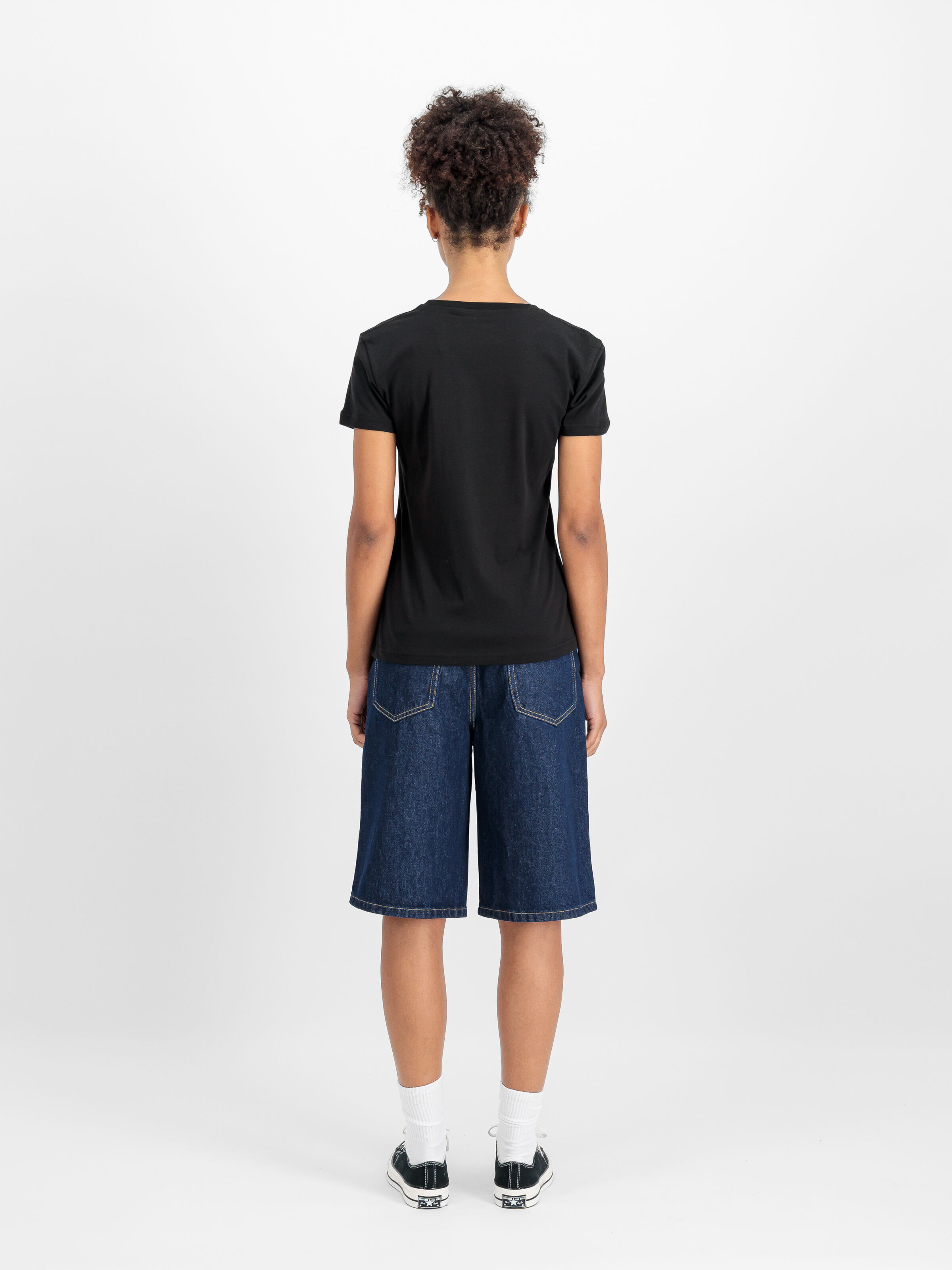 New Basic Big Logo T-Shirt Women black 196051_03_2_model_00002_112695