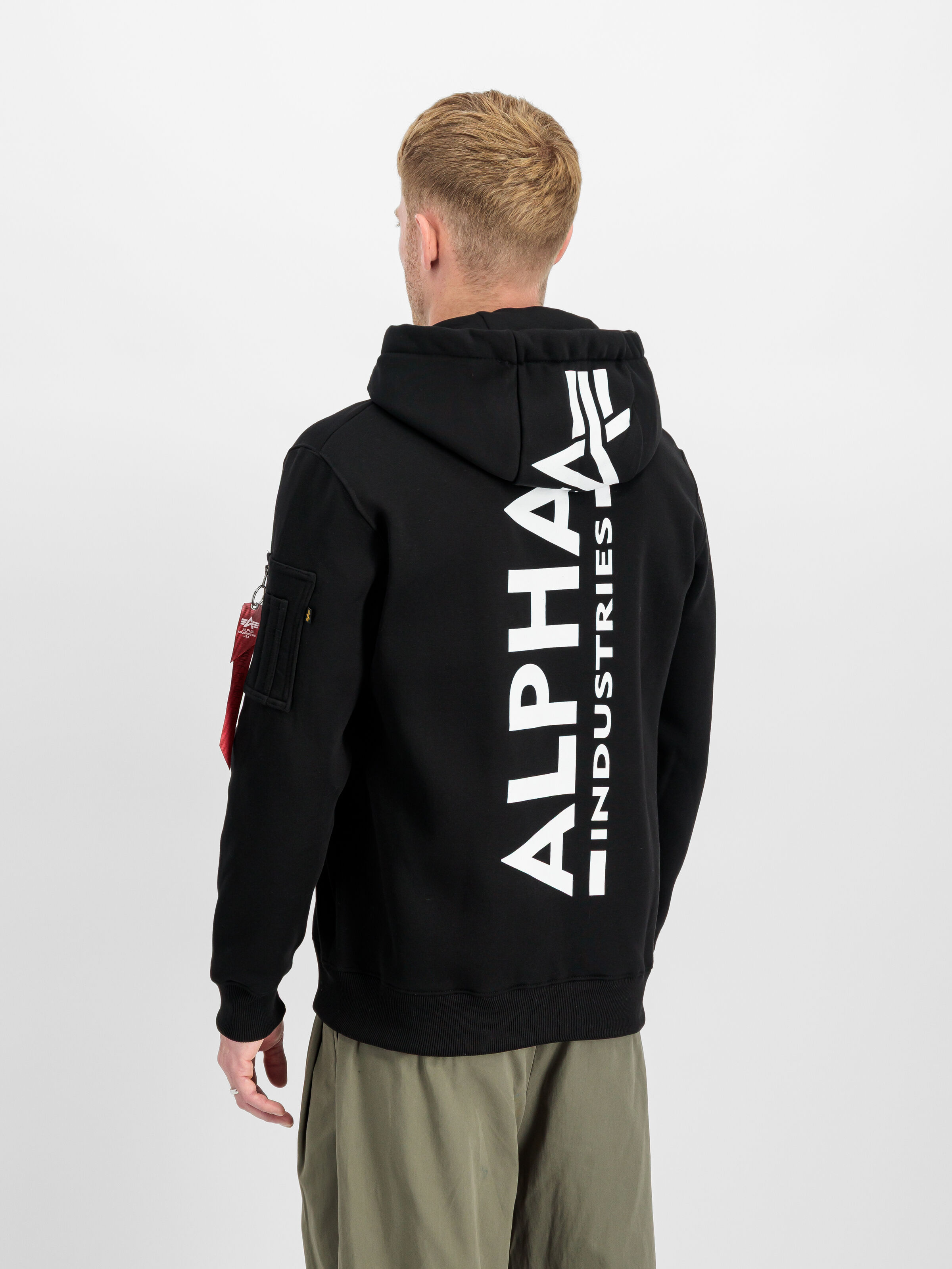 Backprint Hoodie black 178318_03_2_model_00003_188430