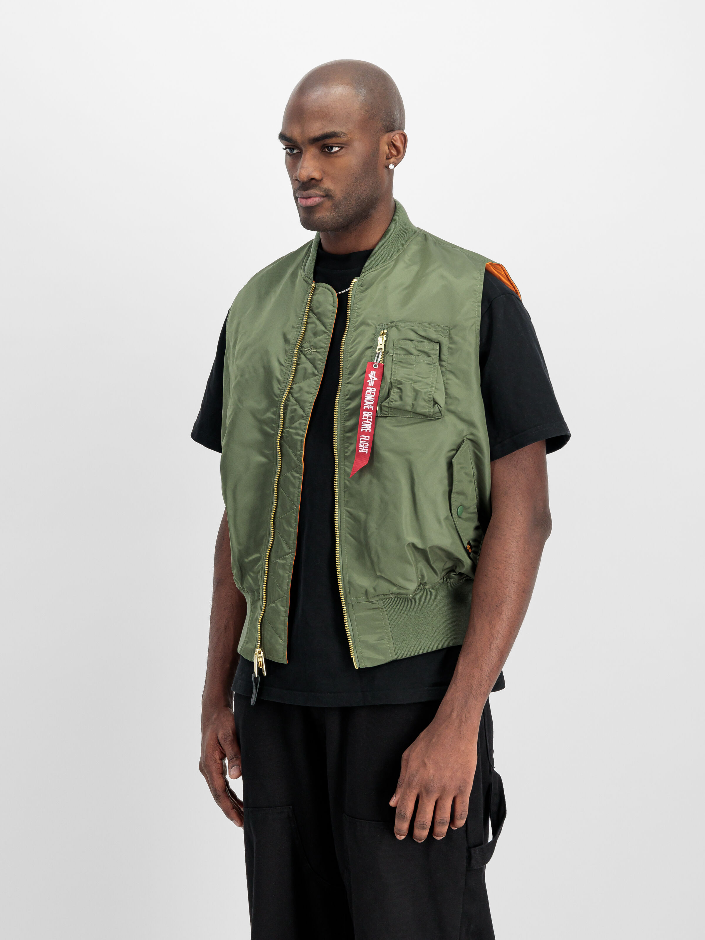 MA-1 Heritage Vest sage-green 156146_01_2_model_00002_157317