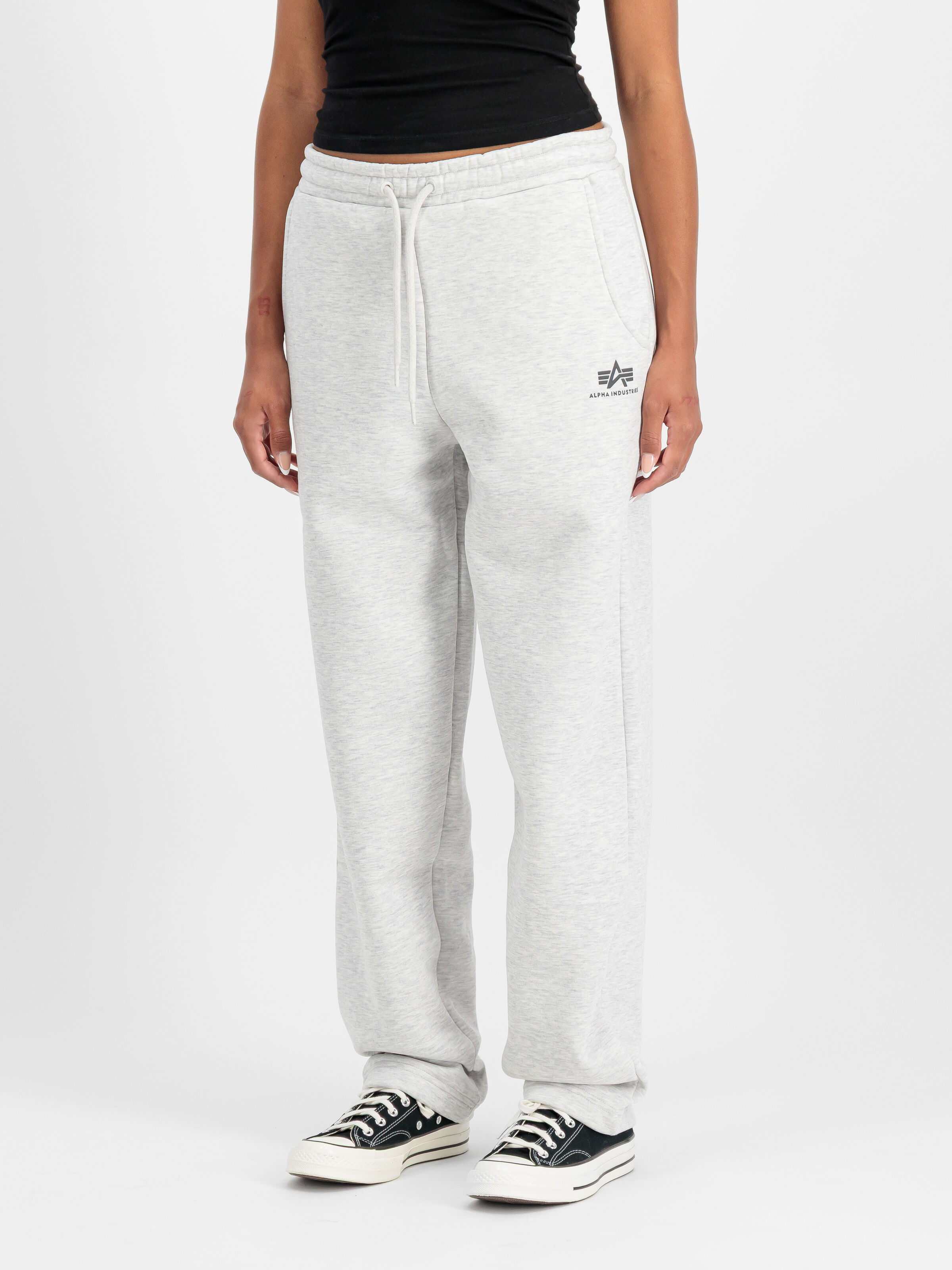 Basic Small Logo Jogger Women pastel grey melange 258050_752_2_model_00002_192194.jpg