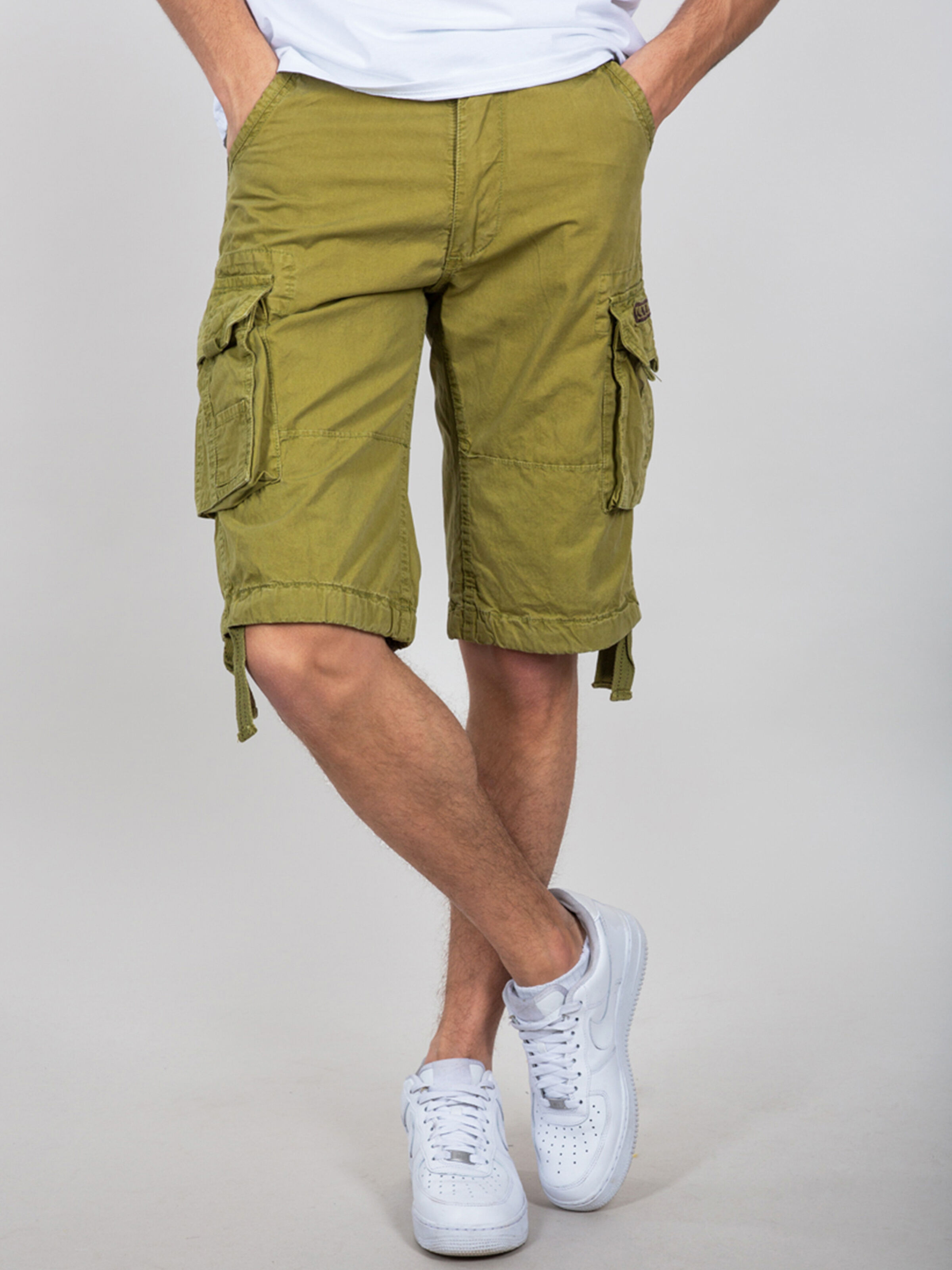 Jet Short khaki green 191200_440_alpha_industries_jet_short_001_182579