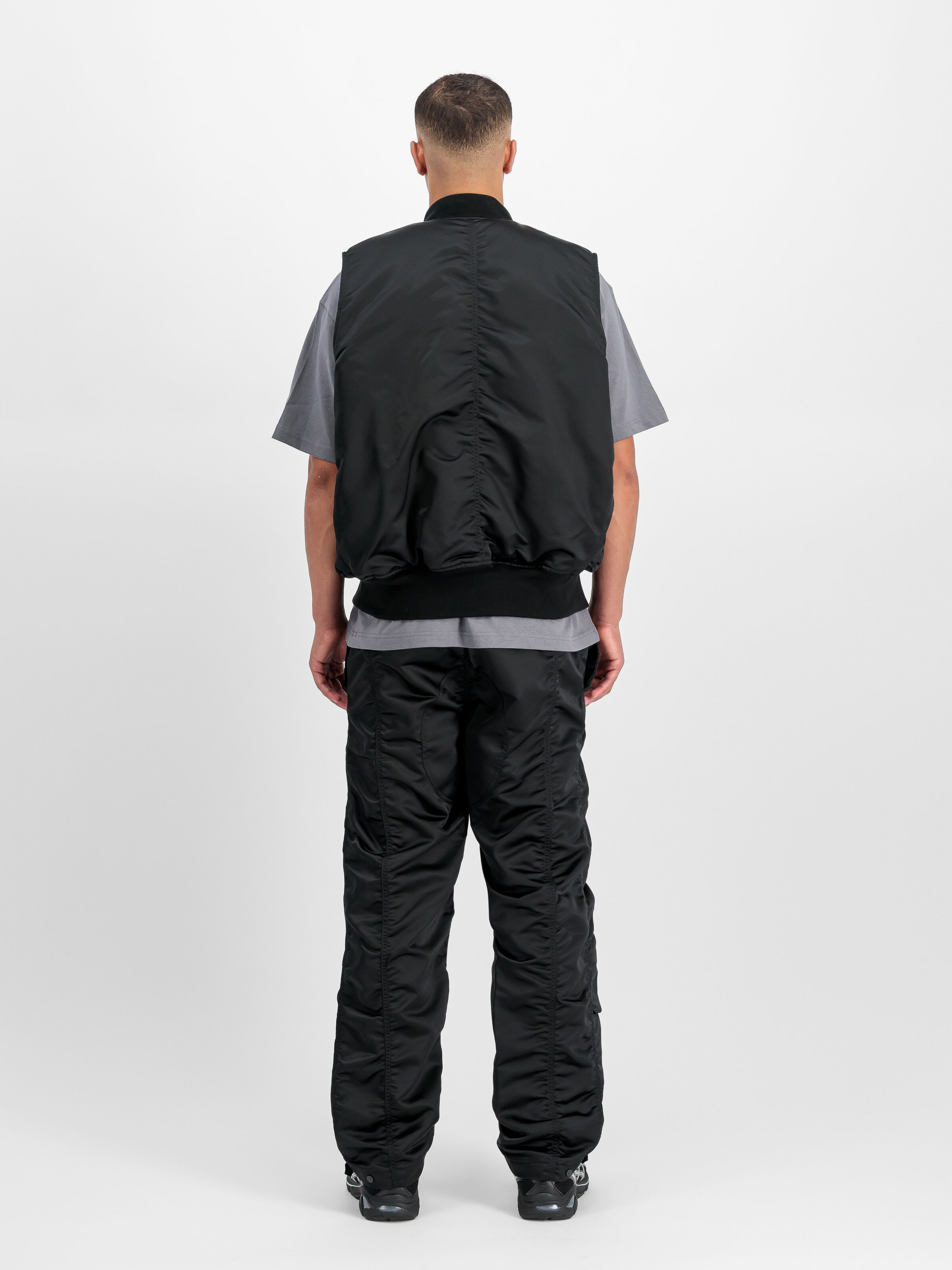 MA-1 Base Vest black 758102_03_2_model_00002_195627