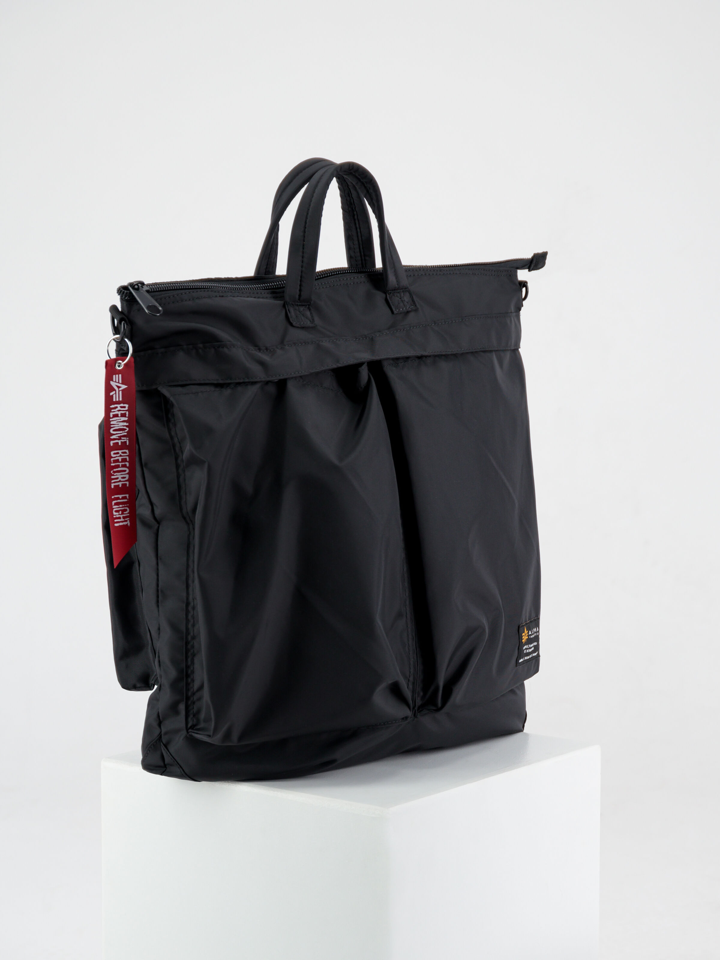 Label Helmet Bag black 108960_03_alpha_industries_label_helmet_bag_001_181986
