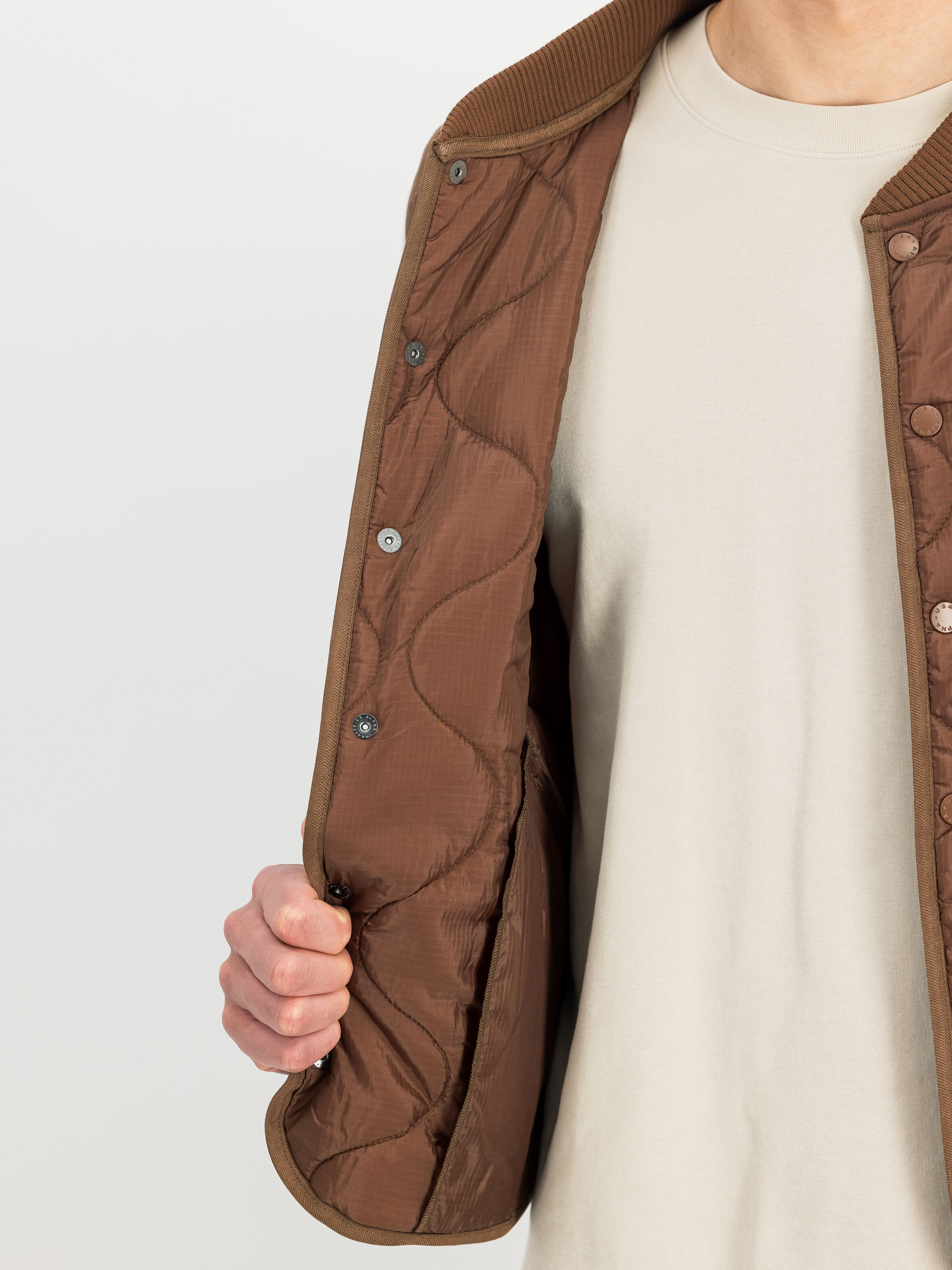 Q-1 Vest powder brown 266107_204_3_detail_00001_228567