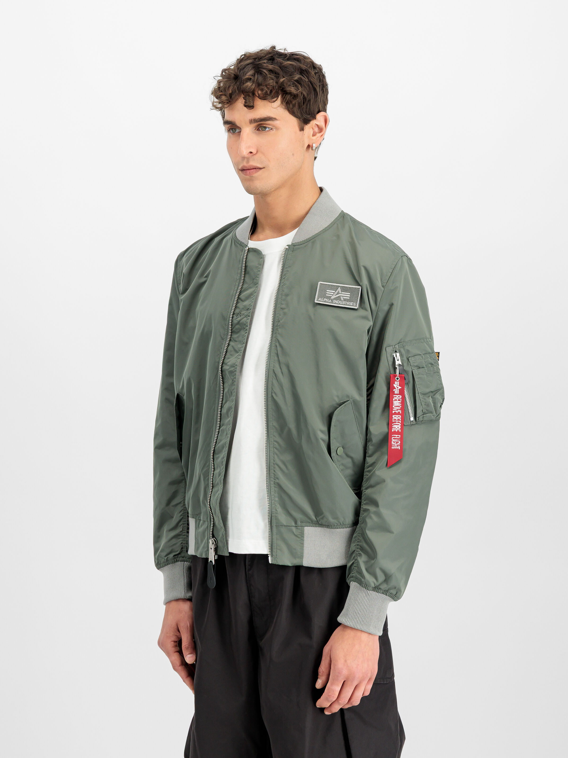 MA-1 TTC Light Bomber Jacket vintage green/silver 126101_636_2_model_00002_188567