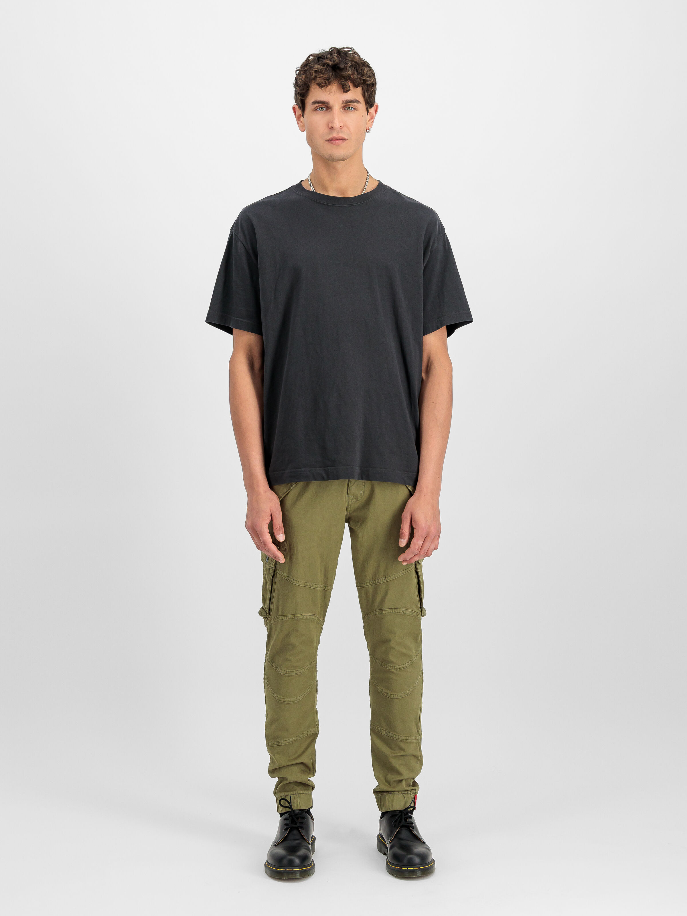 Combat Pant olive 126215_11_2_model_00001_190450