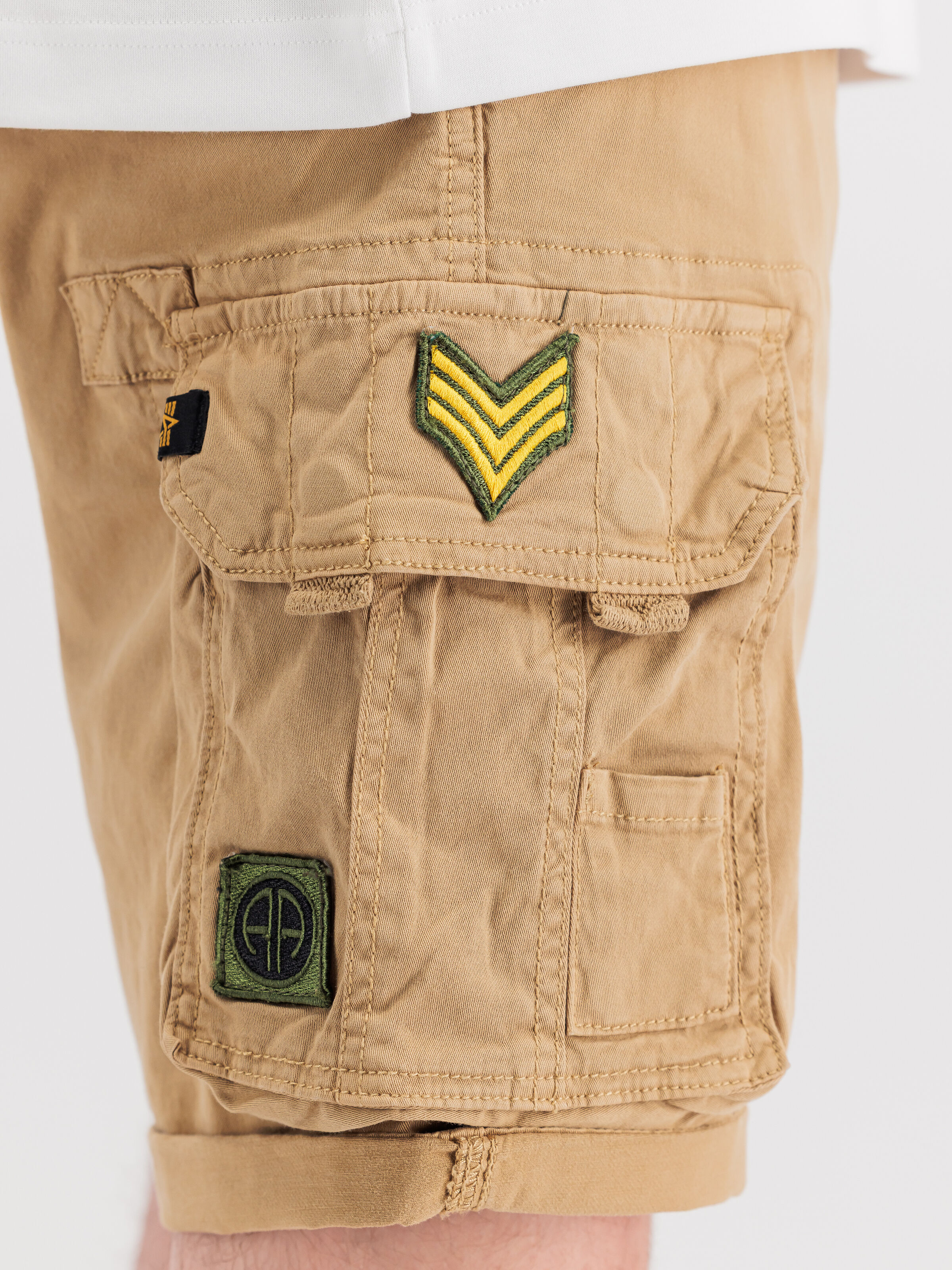 Crew Patch Short sand 186209_14_3_detail_00002_215995